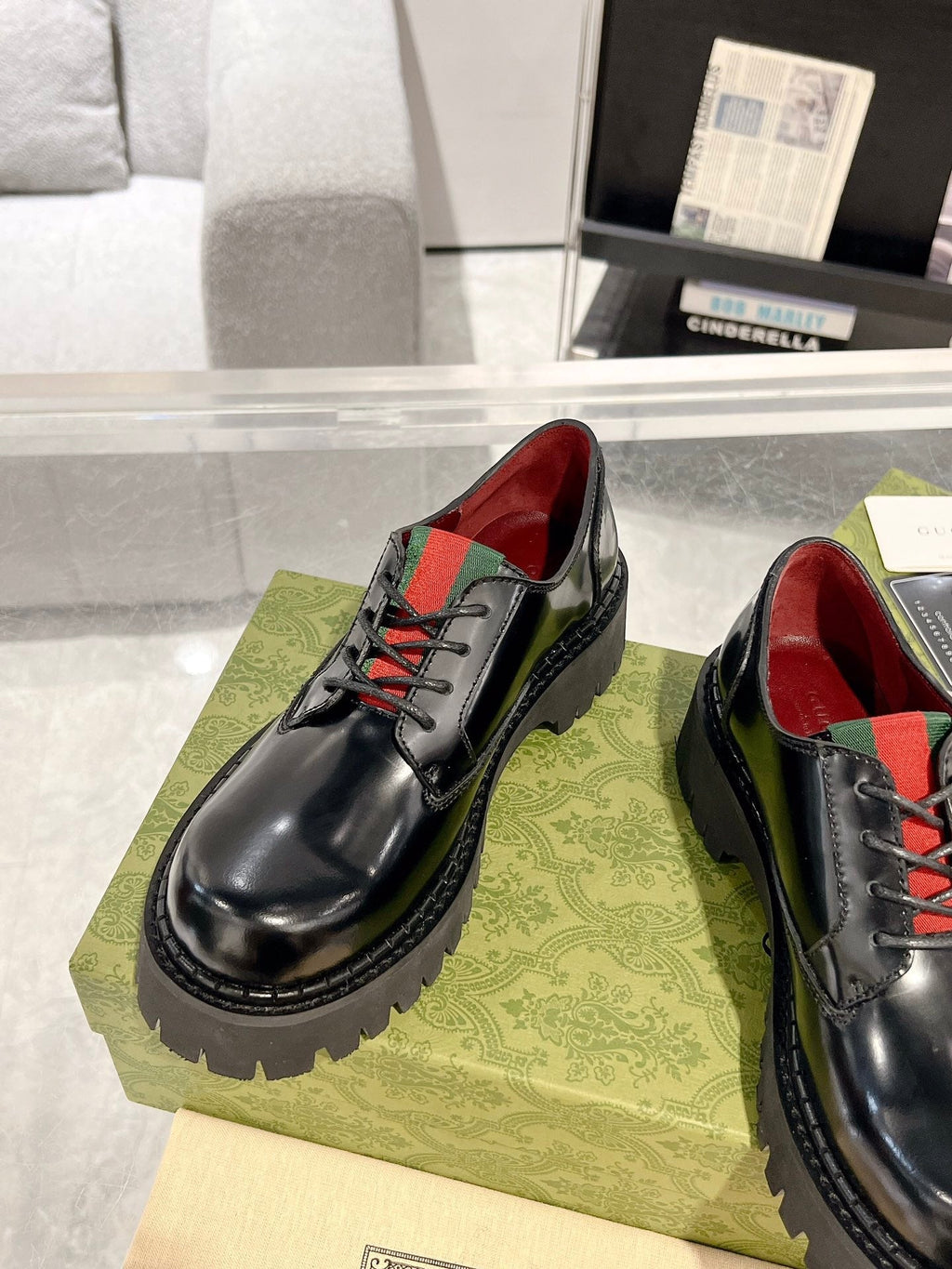 GUCCI LACE-UP LOAFER WITH WEB IN BLACK SHINY LEATHER