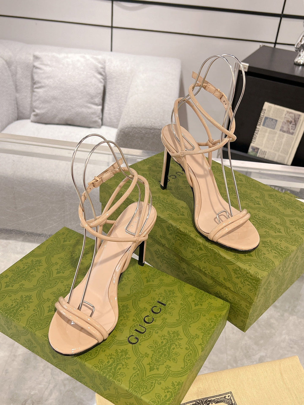 GUCCI 105 STRAPPY SANDAL BEIGE CALFSKIN