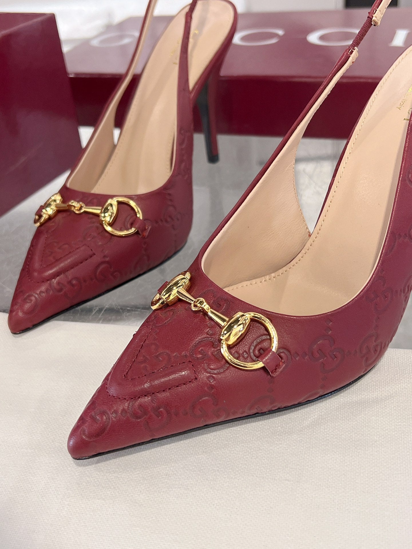 GUCCI HIGH SLINGBACK 10.5 CM IN WINE RED GLOSSY EMBOSSED SUEDE AND SHEEPSKIN LINING