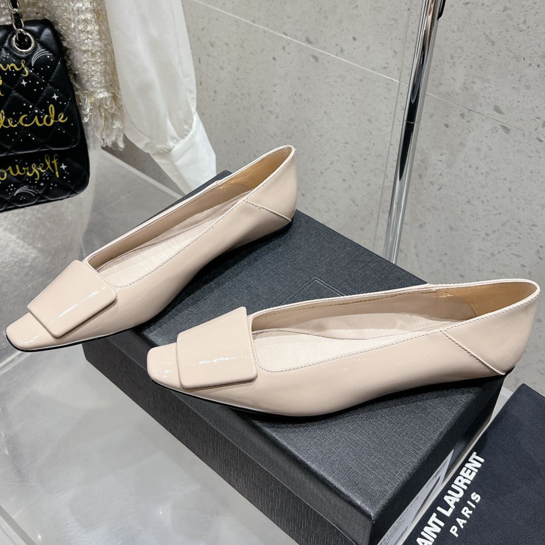LOUIS VUITTON BALLERINA FLATS IN BEIGE CREAM PATENT CALFSKIN