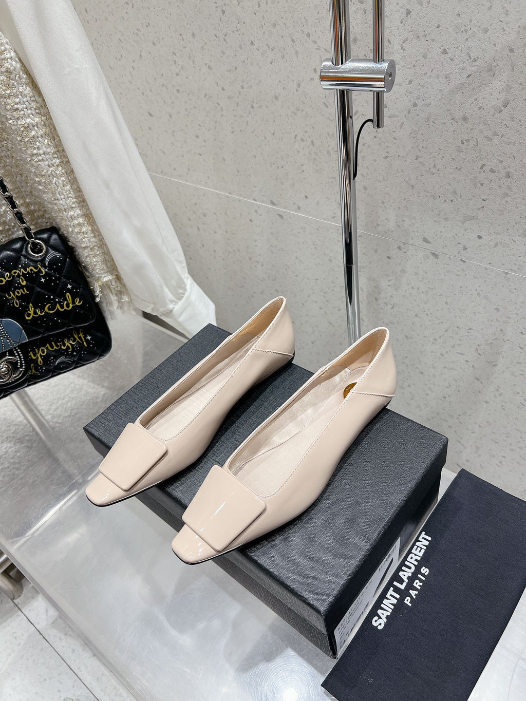 LOUIS VUITTON BALLERINA FLATS IN BEIGE CREAM PATENT CALFSKIN