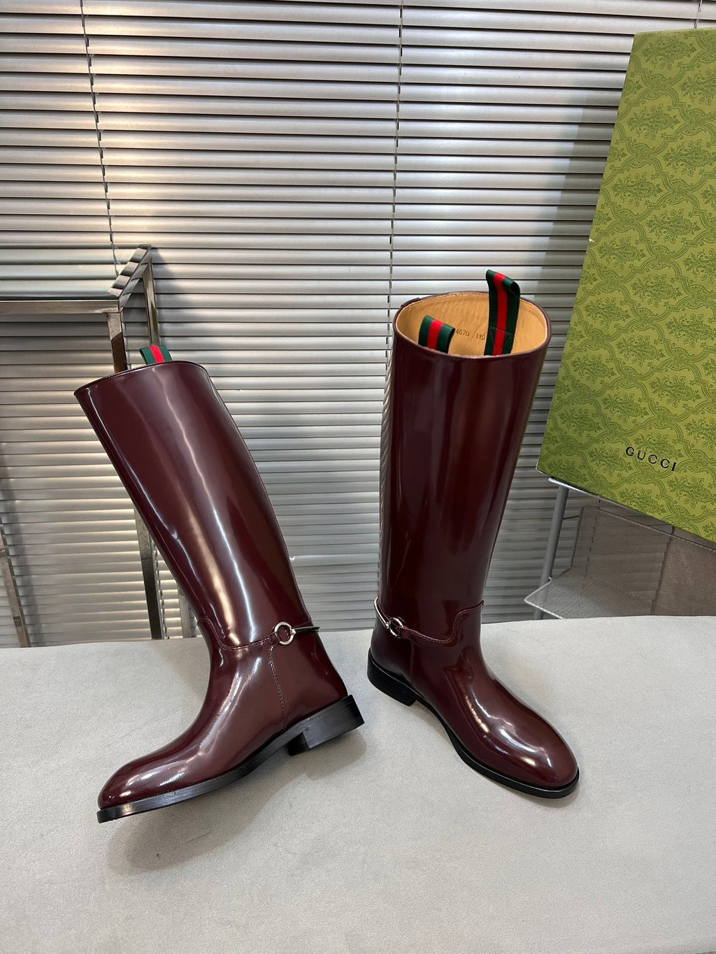 GUCCI SLIM HORSEBIT KNEE BOOTS WITH WEB IN WINE RED GLOSSY CALFSKIN