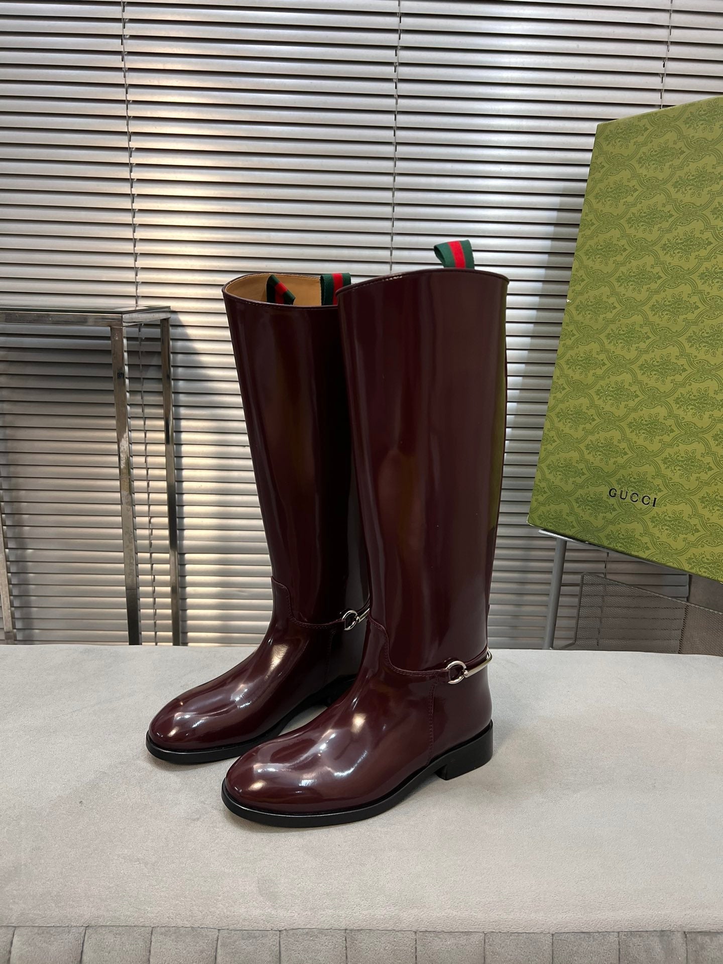 GUCCI SLIM HORSEBIT KNEE BOOTS WITH WEB IN WINE RED GLOSSY CALFSKIN