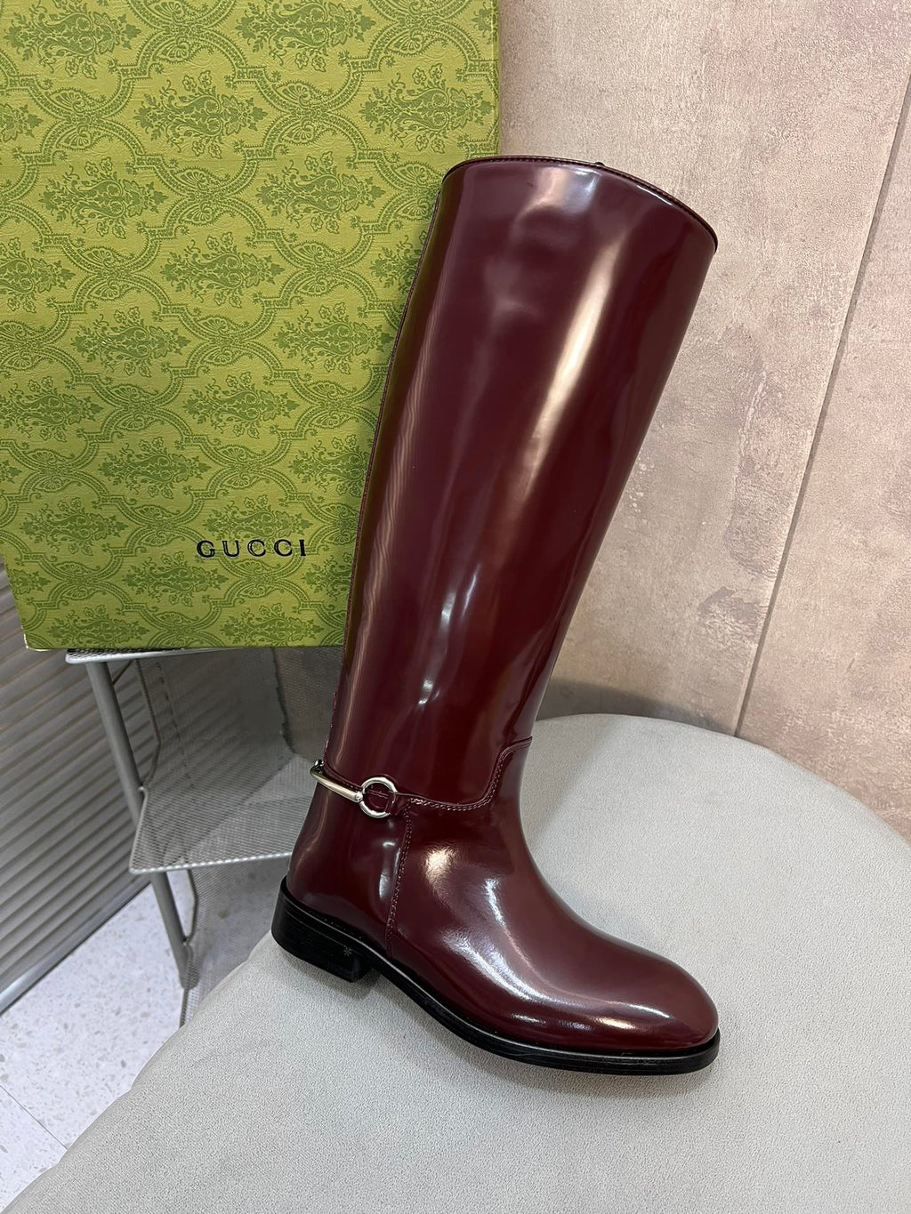 GUCCI SLIM HORSEBIT KNEE BOOTS WITH WEB IN WINE RED GLOSSY CALFSKIN