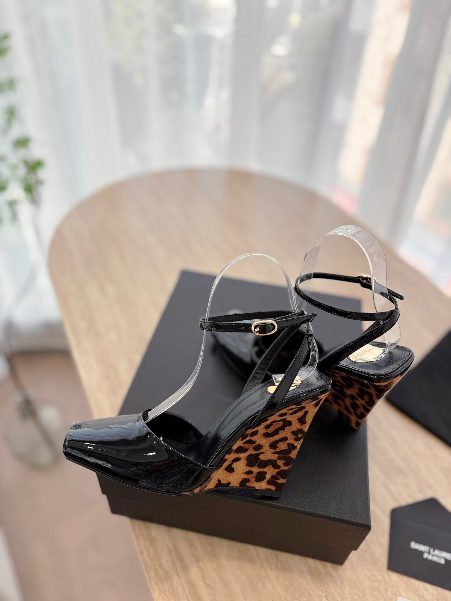 LOUIS VUITTON LA SCANDALE HIGH 10 CM WEDGE SANDALS IN BLACK PATENT LEATHER