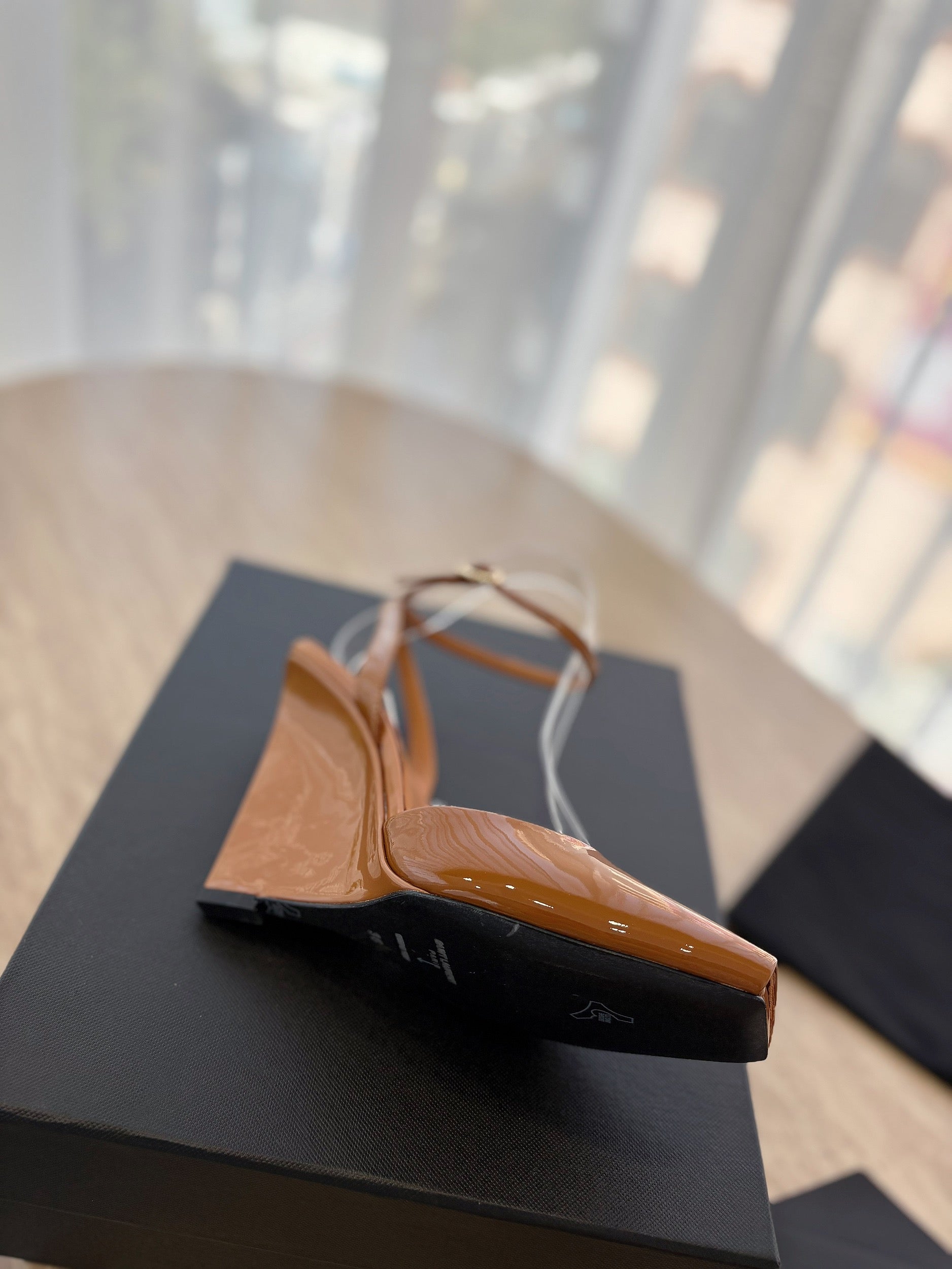LOUIS VUITTON LA SCANDALE HIGH 10 CM WEDGE SANDALS IN BRONZE BROWN PATENT LEATHER