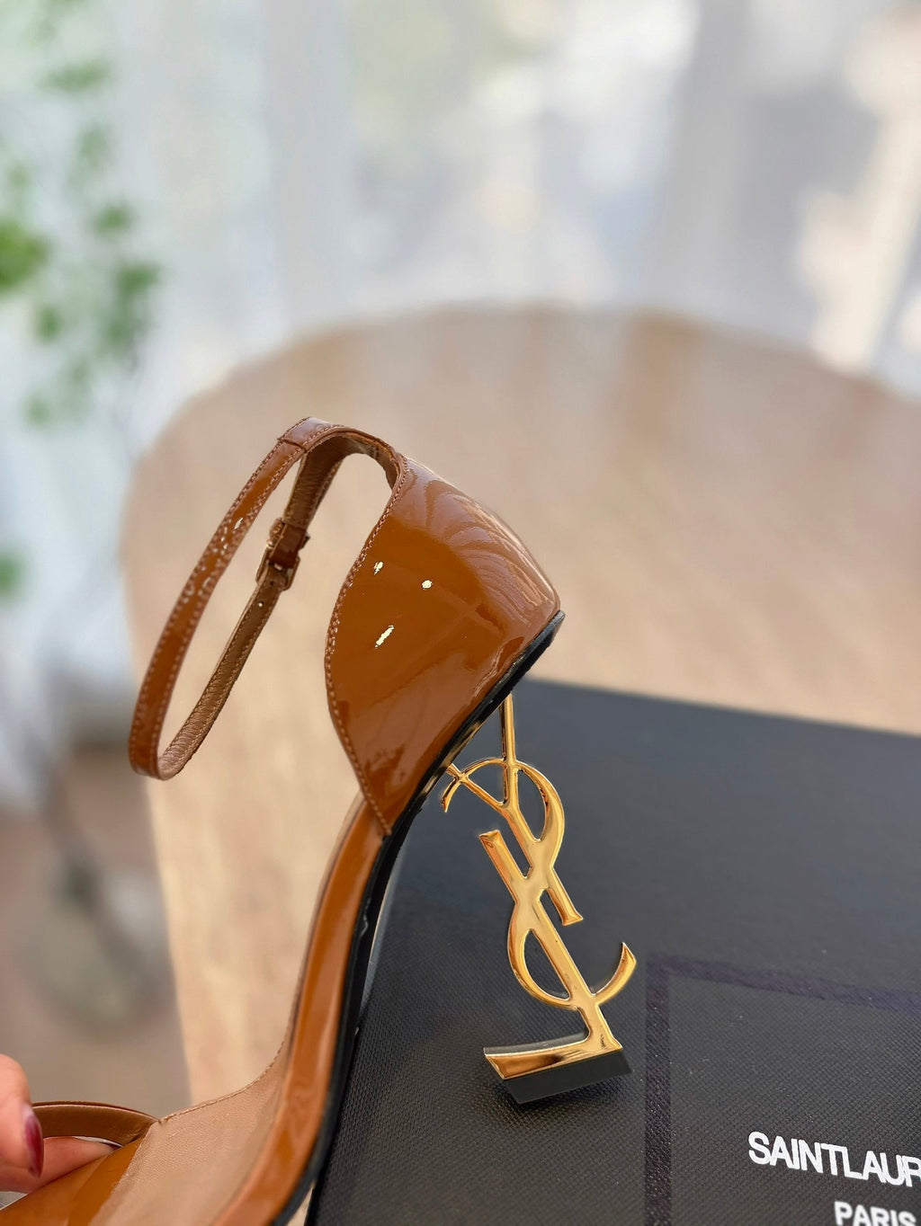 LOUIS VUITTON CLASSIC HIGH HEELS 10 CM IN BRONZE BROWN PATENT CALFSKIN