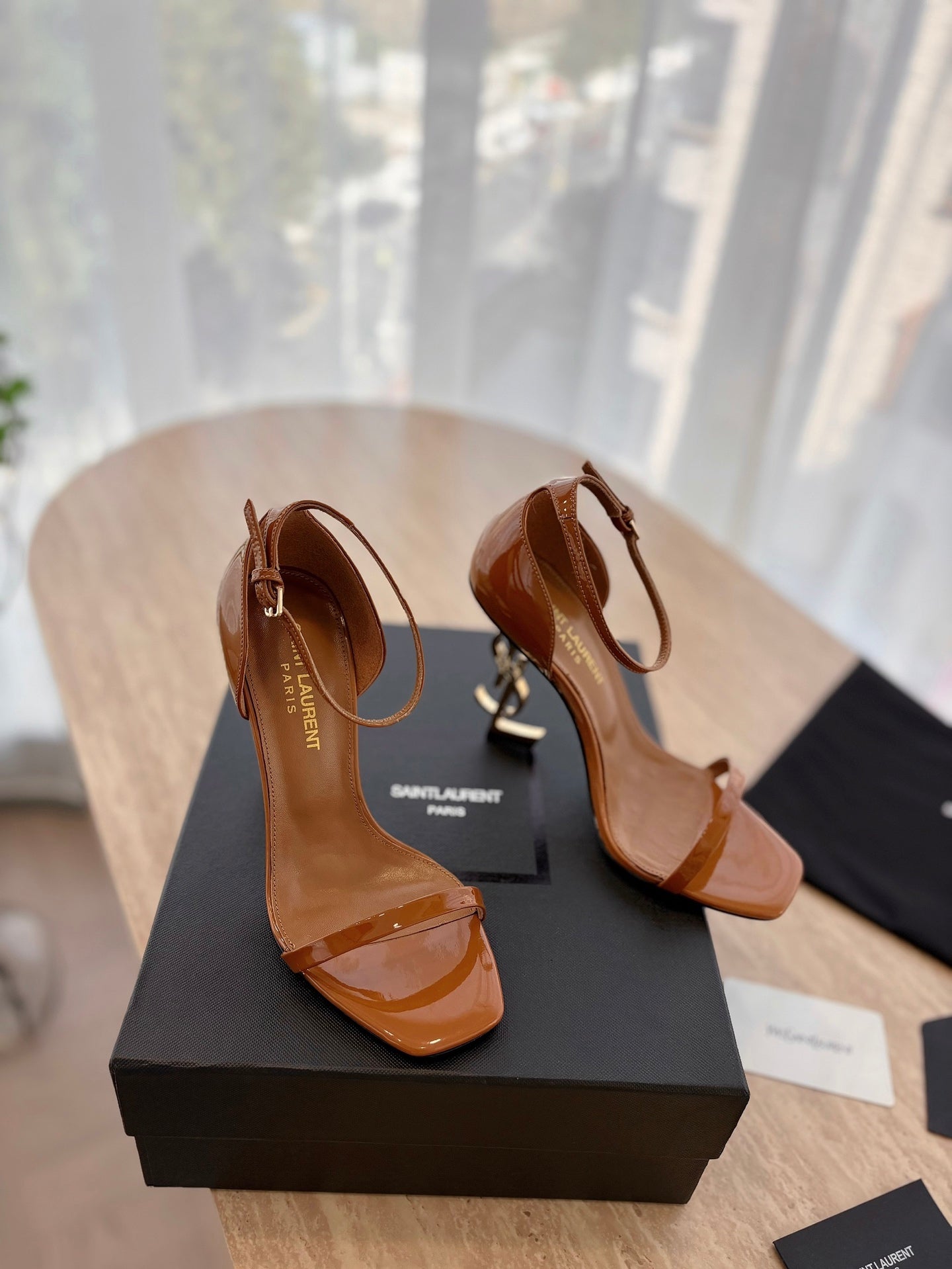 LOUIS VUITTON CLASSIC HIGH HEELS 10 CM IN BRONZE BROWN PATENT CALFSKIN