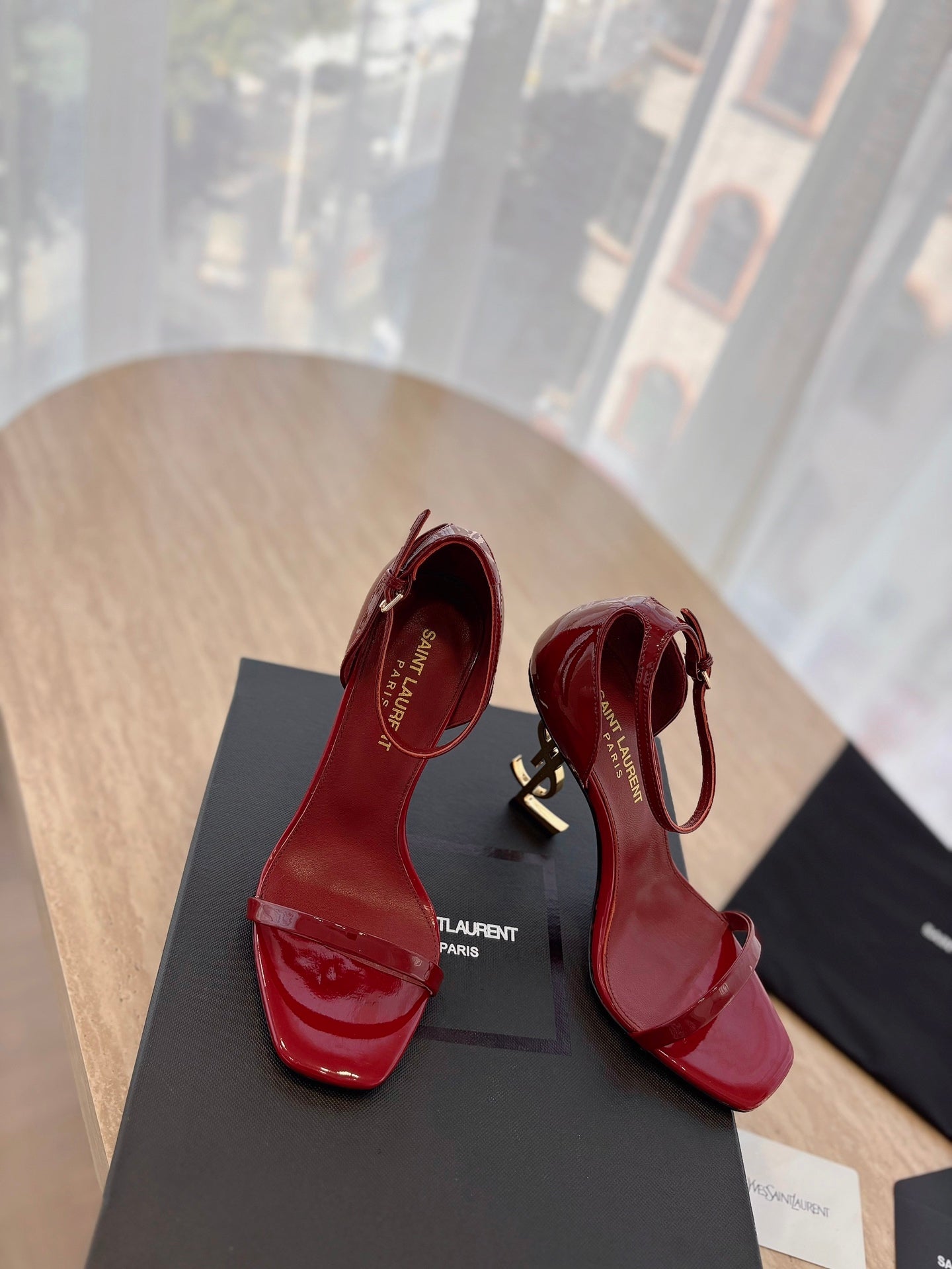 LOUIS VUITTON CLASSIC HIGH HEELS 10 CM IN CRIMSON RED PATENT CALFSKIN