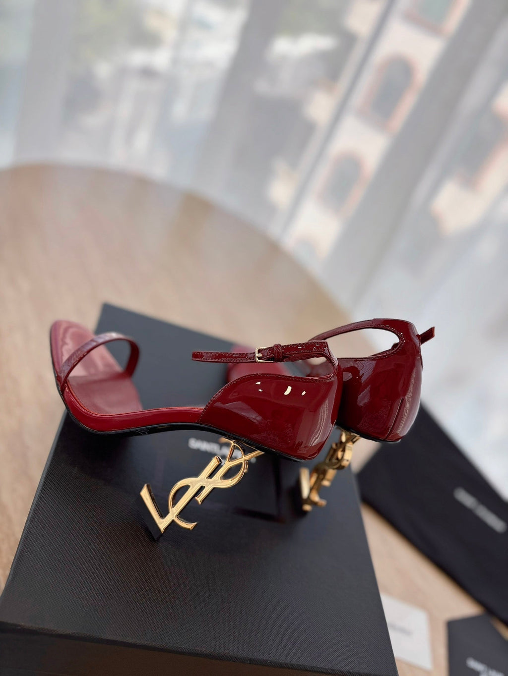 LOUIS VUITTON CLASSIC HIGH HEELS 10 CM IN CRIMSON RED PATENT CALFSKIN