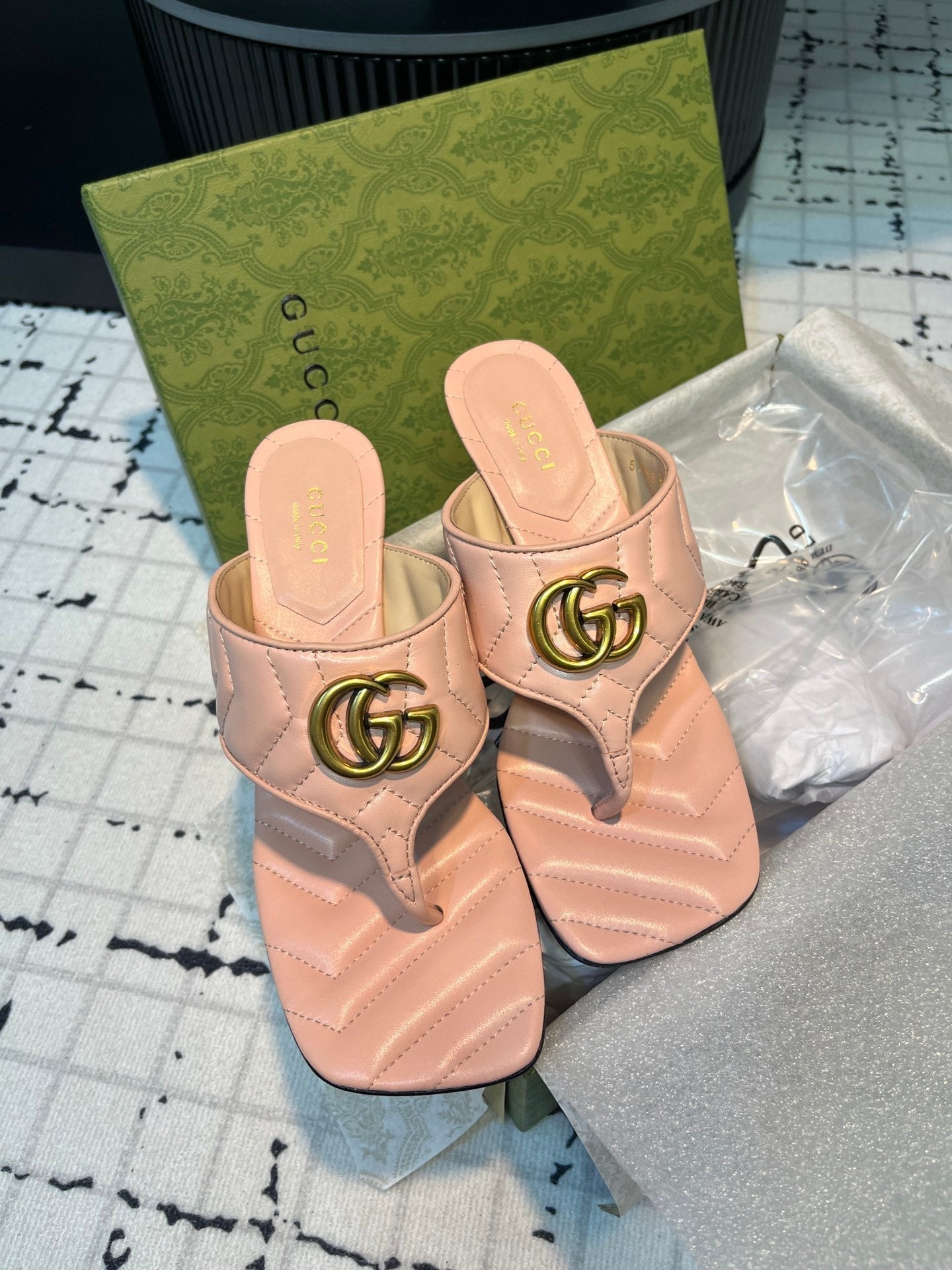 GUCCI THONG SANDALS 55 LIGHT PINK CALKSKIN