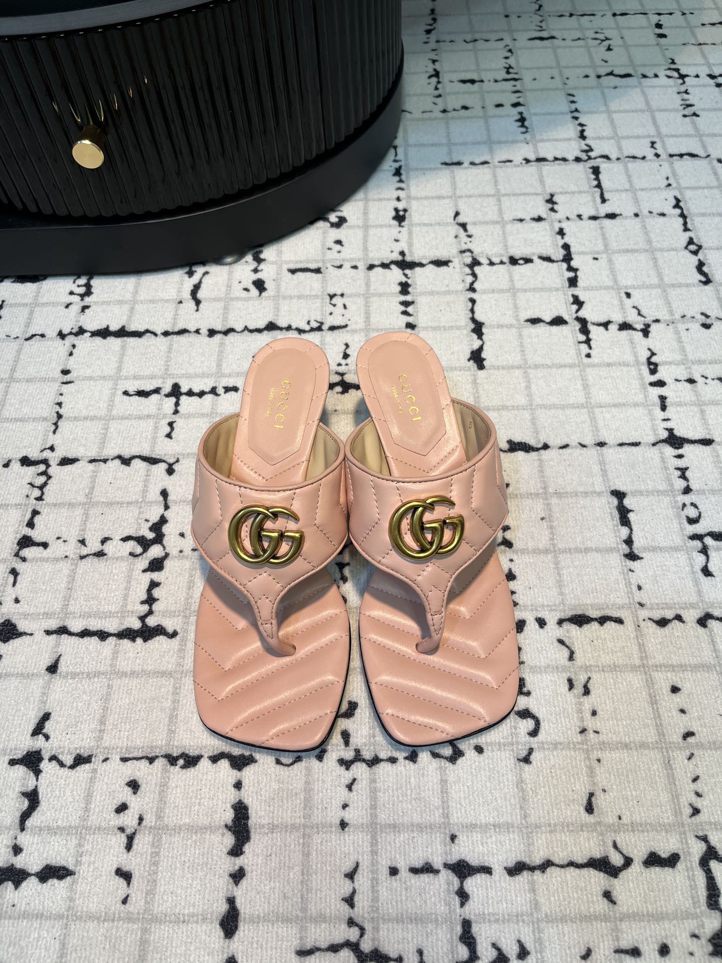 GUCCI THONG SANDALS 55 LIGHT PINK CALKSKIN