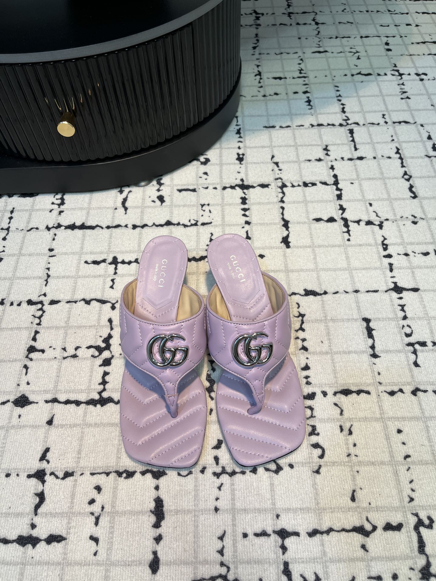 GUCCI THONG SANDALS 55 LAVENDER CALKSKIN