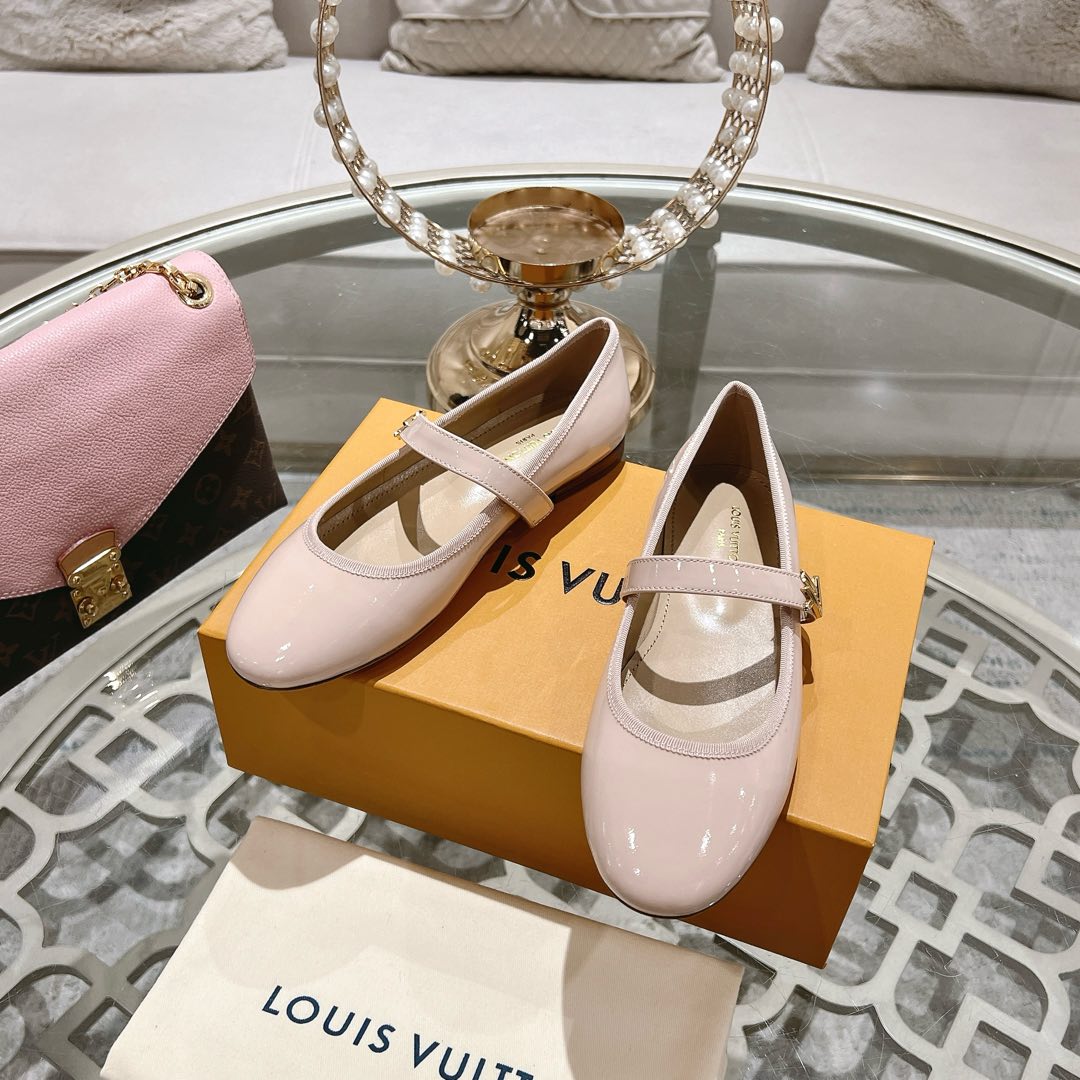 LOUIS VUITTON MARY JANE SHOES IN LIGHT PINK PATENT CALFSKIN