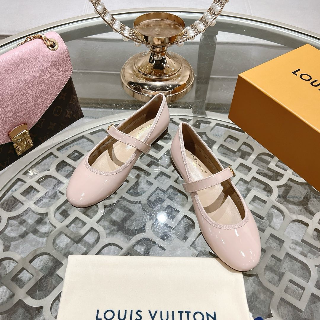 LOUIS VUITTON MARY JANE SHOES IN LIGHT PINK PATENT CALFSKIN