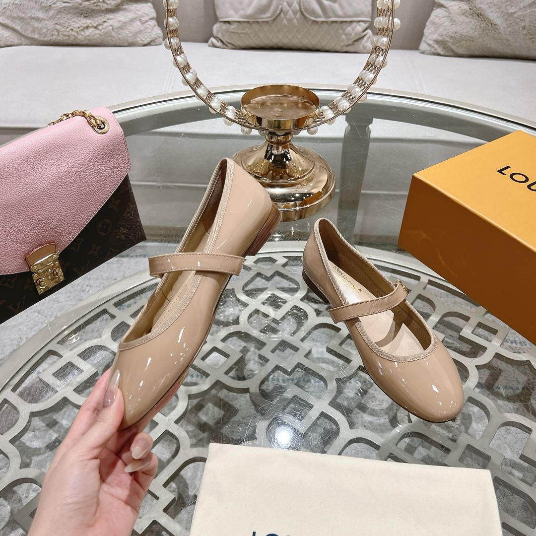 LOUIS VUITTON MARY JANE SHOES IN LINEN TAN PATENT CALFSKIN