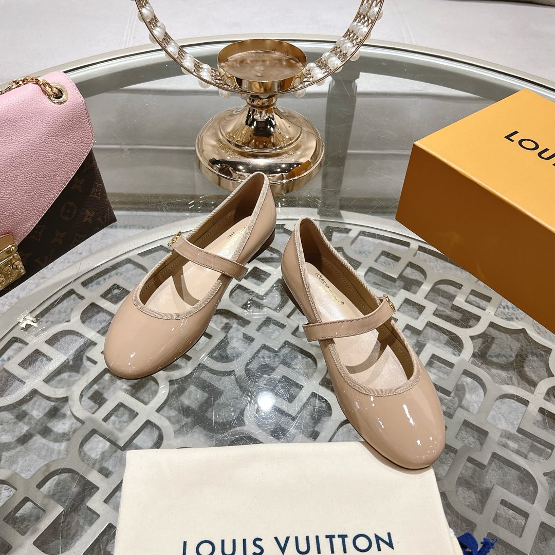LOUIS VUITTON MARY JANE SHOES IN LINEN TAN PATENT CALFSKIN