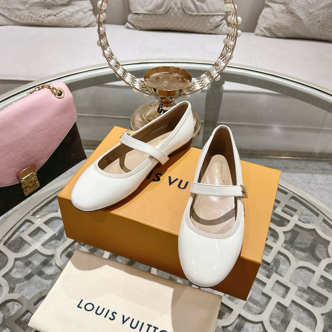 LOUIS VUITTON MARY JANE SHOES IN WHITE PATENT CALFSKIN