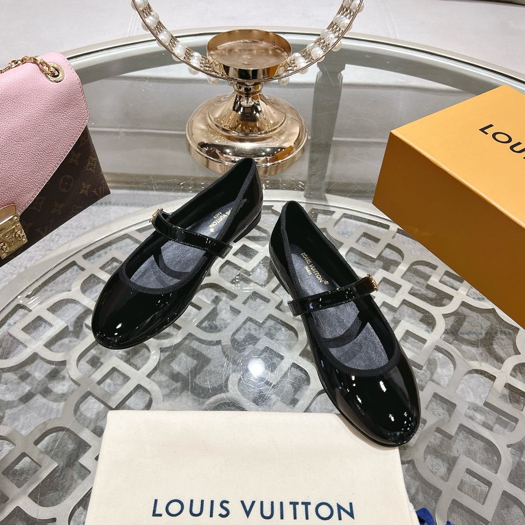 LOUIS VUITTON MARY JANE SHOES IN BLACK PATENT CALFSKIN