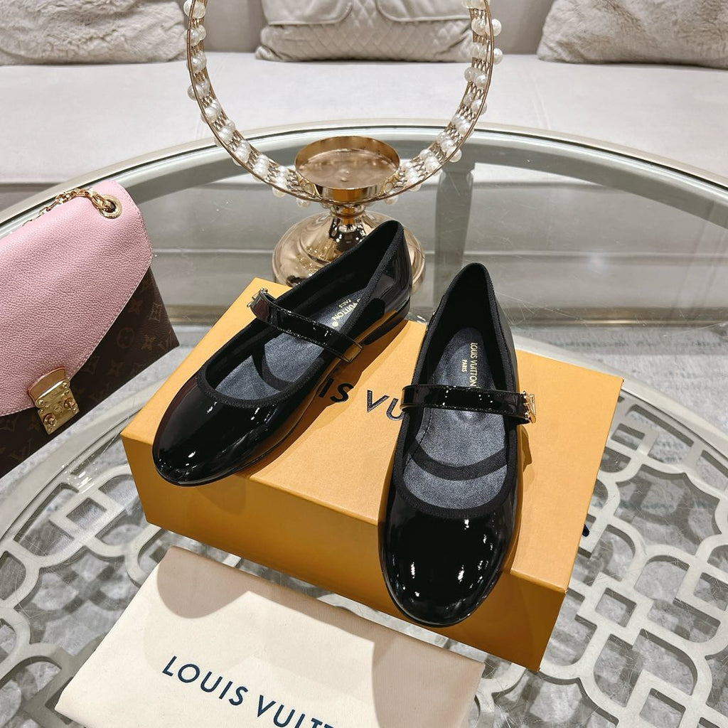LOUIS VUITTON MARY JANE SHOES IN BLACK PATENT CALFSKIN