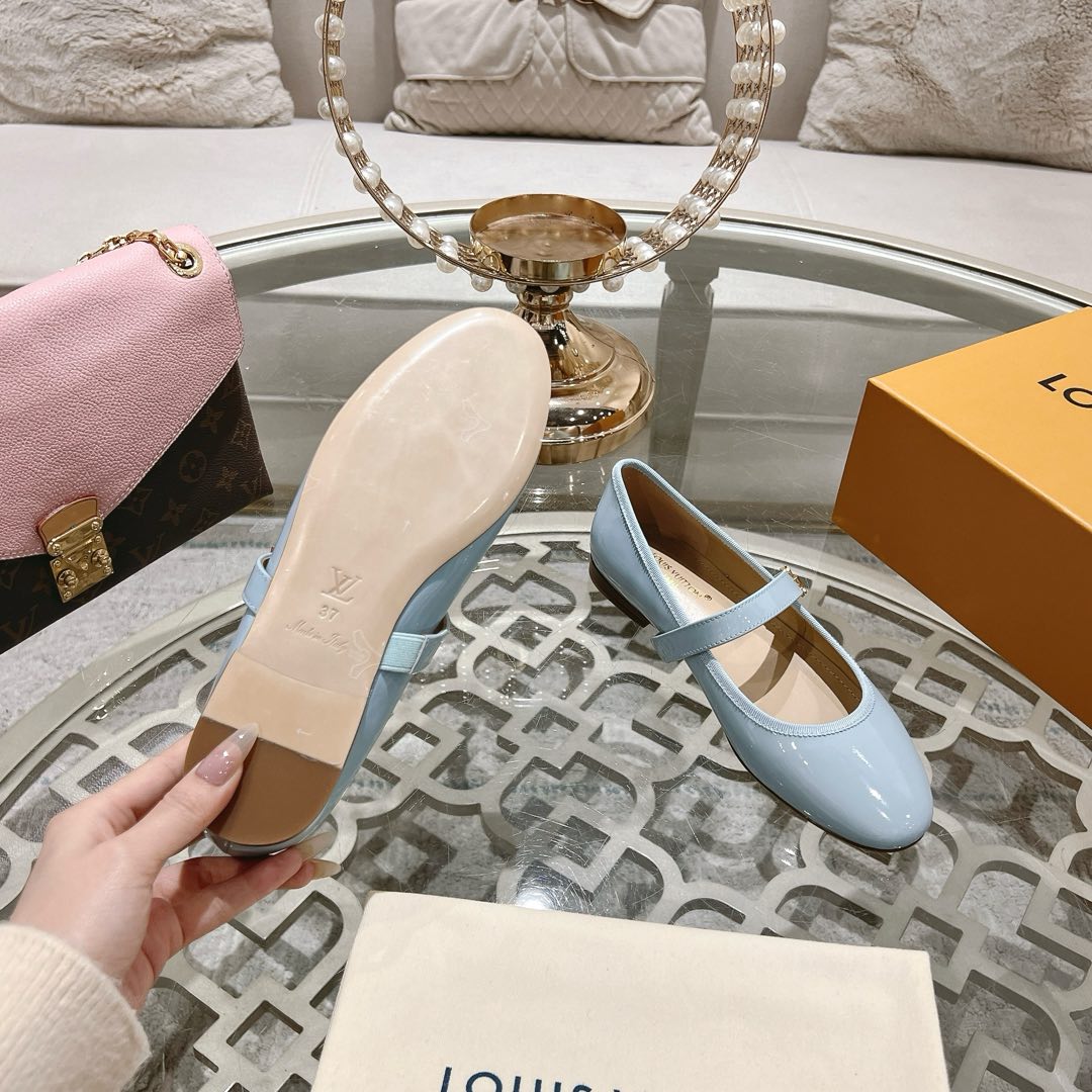 LOUIS VUITTON MARY JANE SHOES IN BLUE PASTEL PATENT CALFSKIN