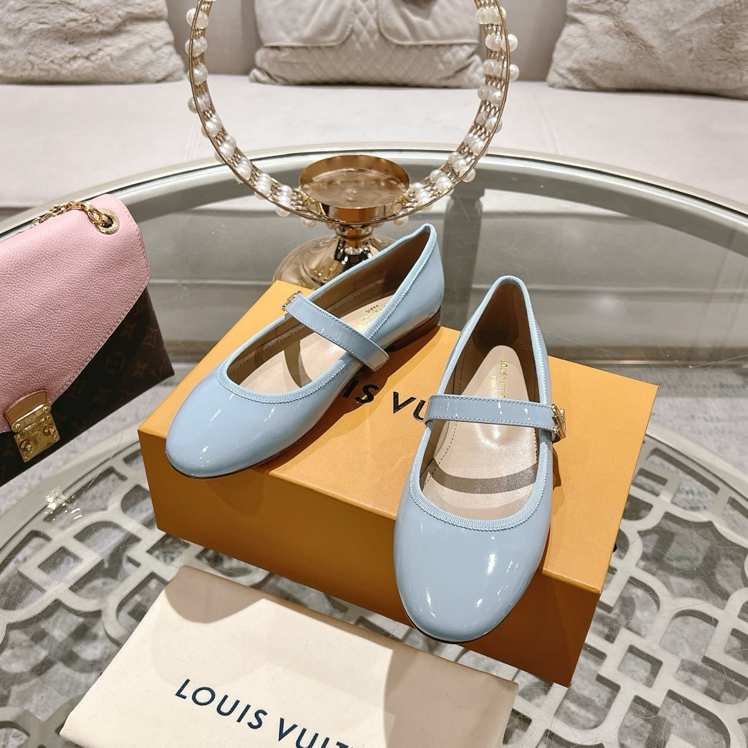 LOUIS VUITTON MARY JANE SHOES IN BLUE PASTEL PATENT CALFSKIN