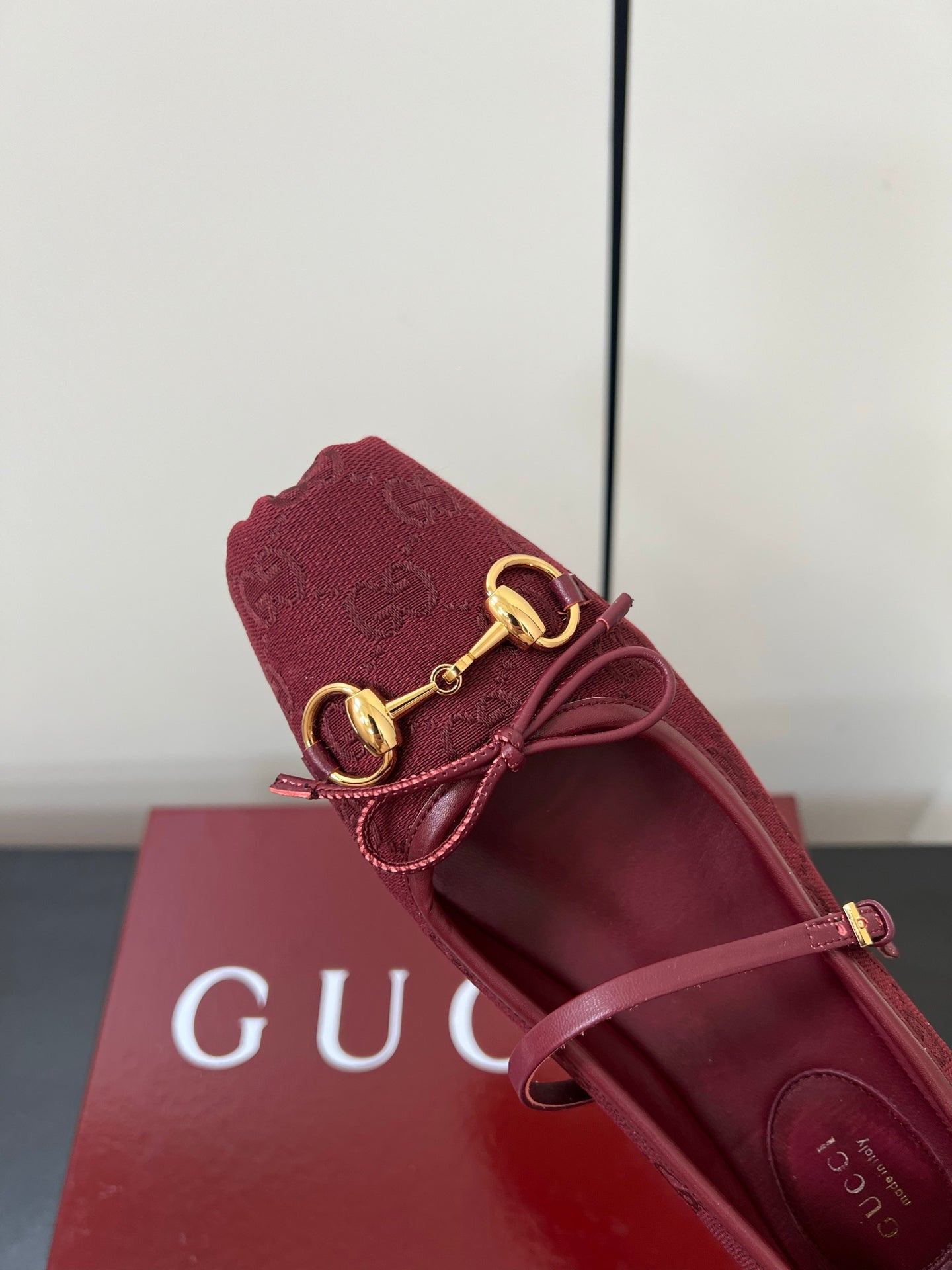 GUCCI MARY JANE 25S IN DARK RED CANVAS WITH GOLD HARDWARE