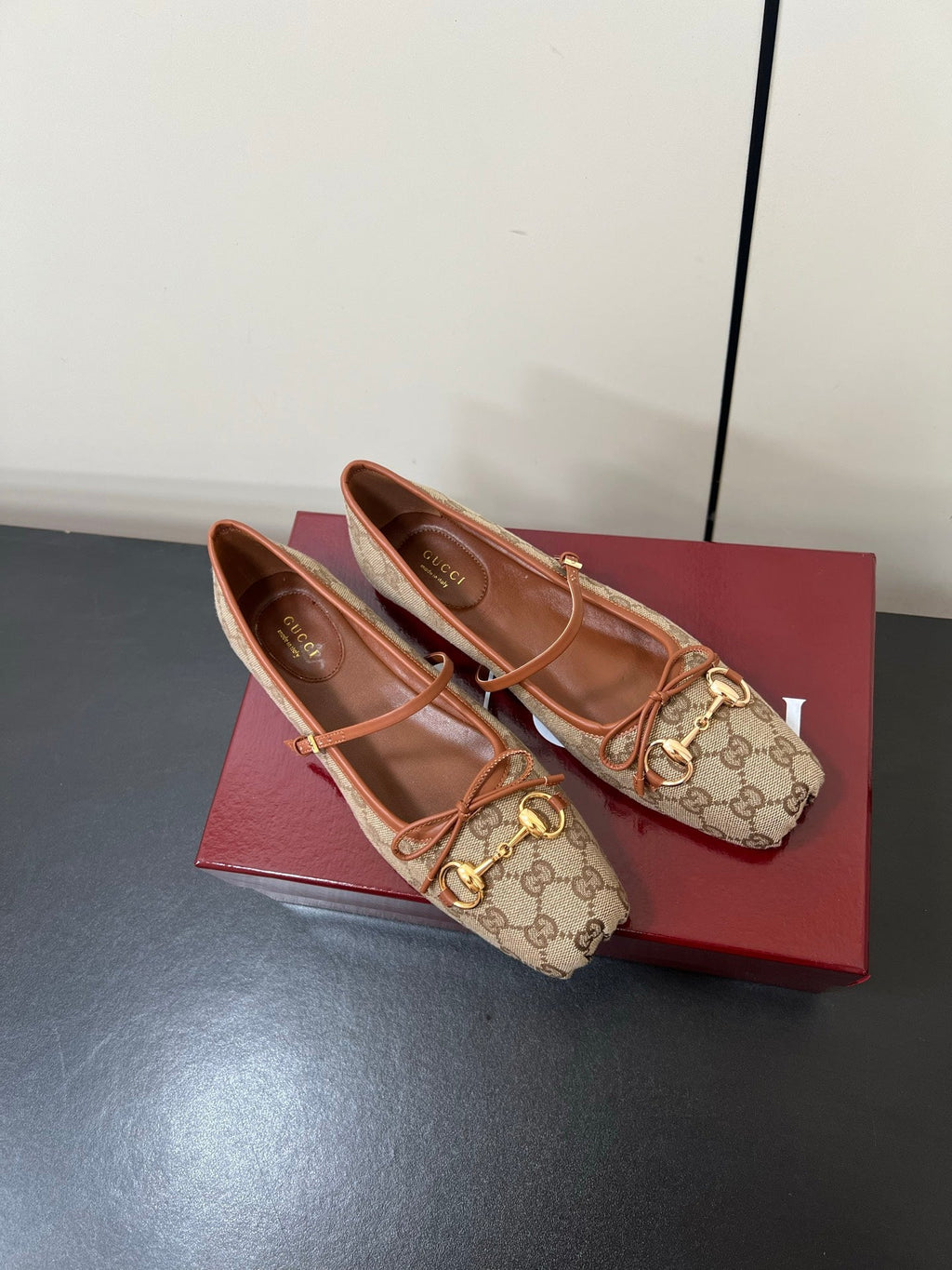 GUCCI MARY JANE 25S IN MINK BROWN CANVAS MIX LAMBSKIN WITH GOLD HARDWARE