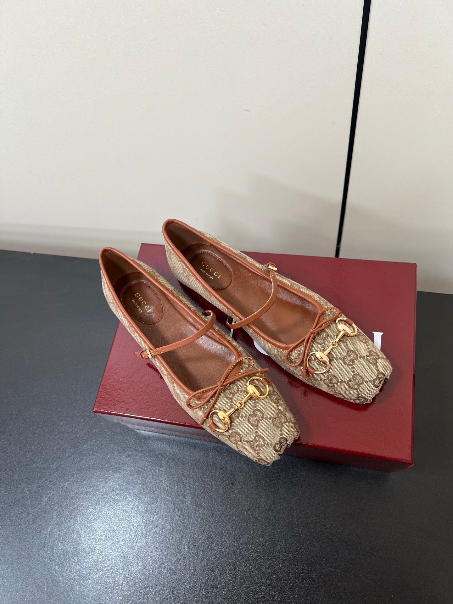 GUCCI MARY JANE 25S IN MINK BROWN CANVAS MIX LAMBSKIN WITH GOLD HARDWARE