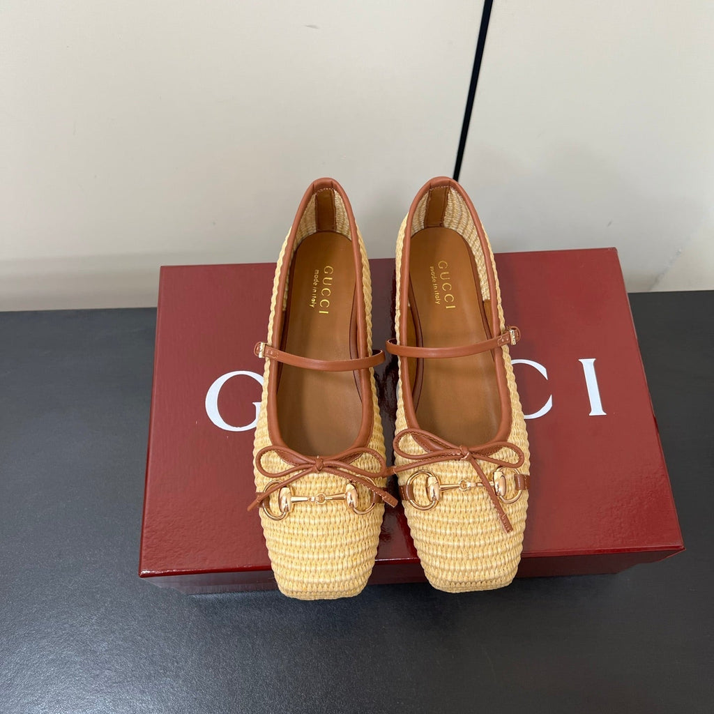 GUCCI MARY JANE 25S IN NATURAL STRAW WITH GOLD HARDWARE
