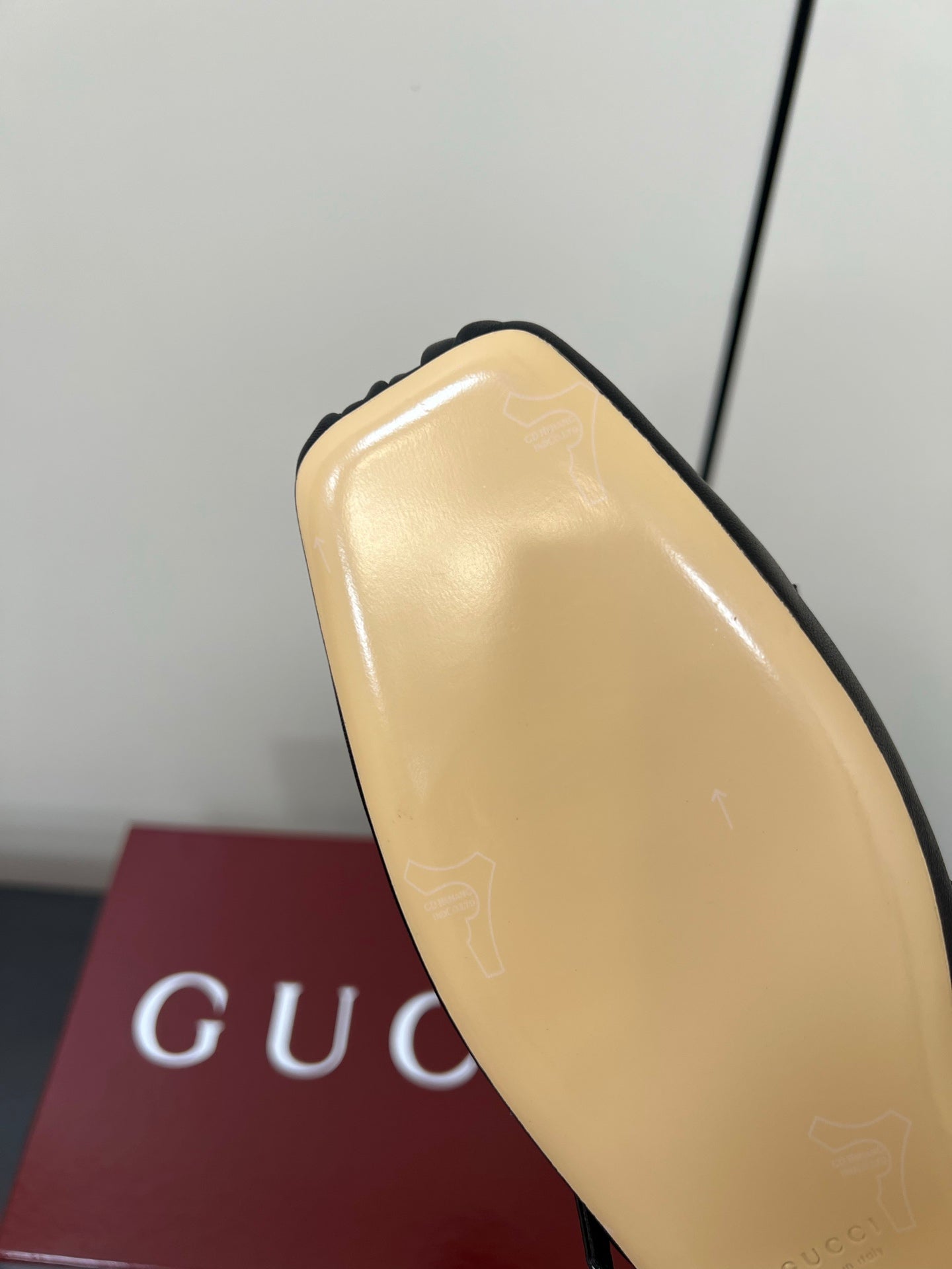 GUCCI MARY JANE 25S IN BLACK LAMBSKIN WITH SILVER HARDWARE