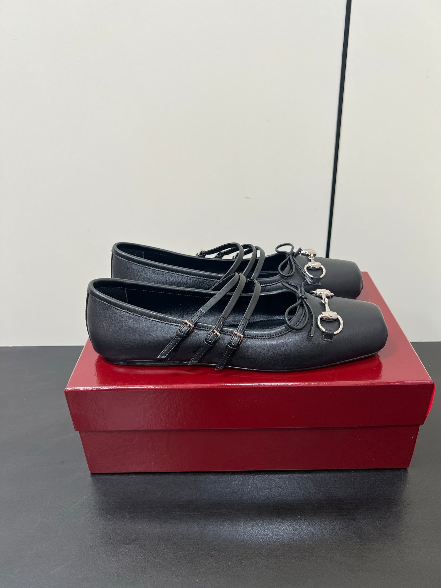 GUCCI MARY JANE 25S IN BLACK LAMBSKIN WITH SILVER HARDWARE