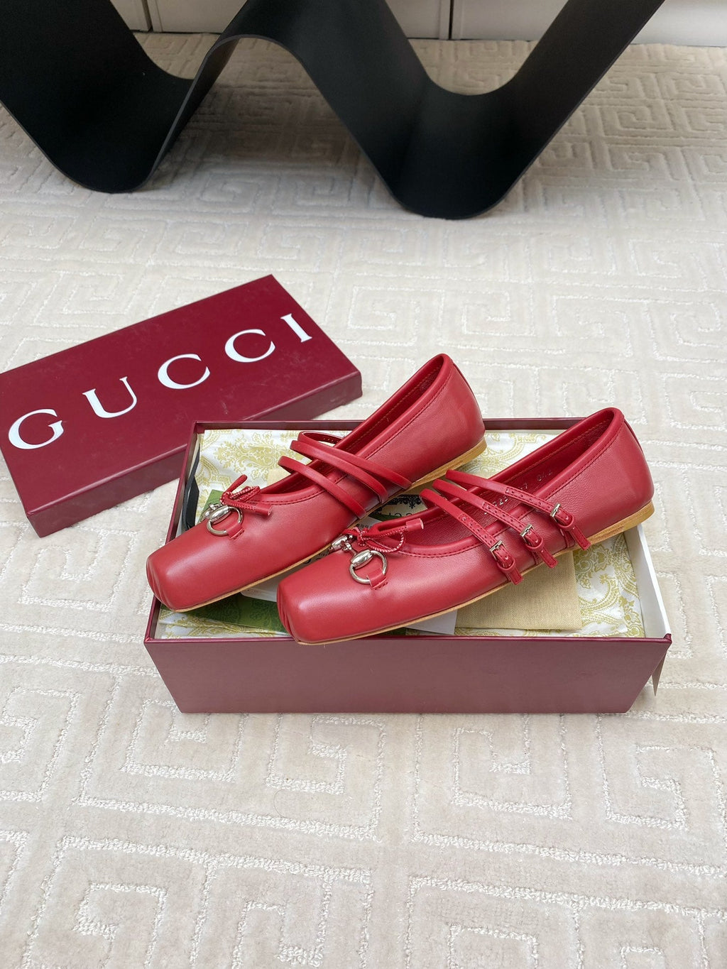 GUCCI BALLET FLAT CRIMSON HORIZONTAL STRAPS LAMBSKIN
