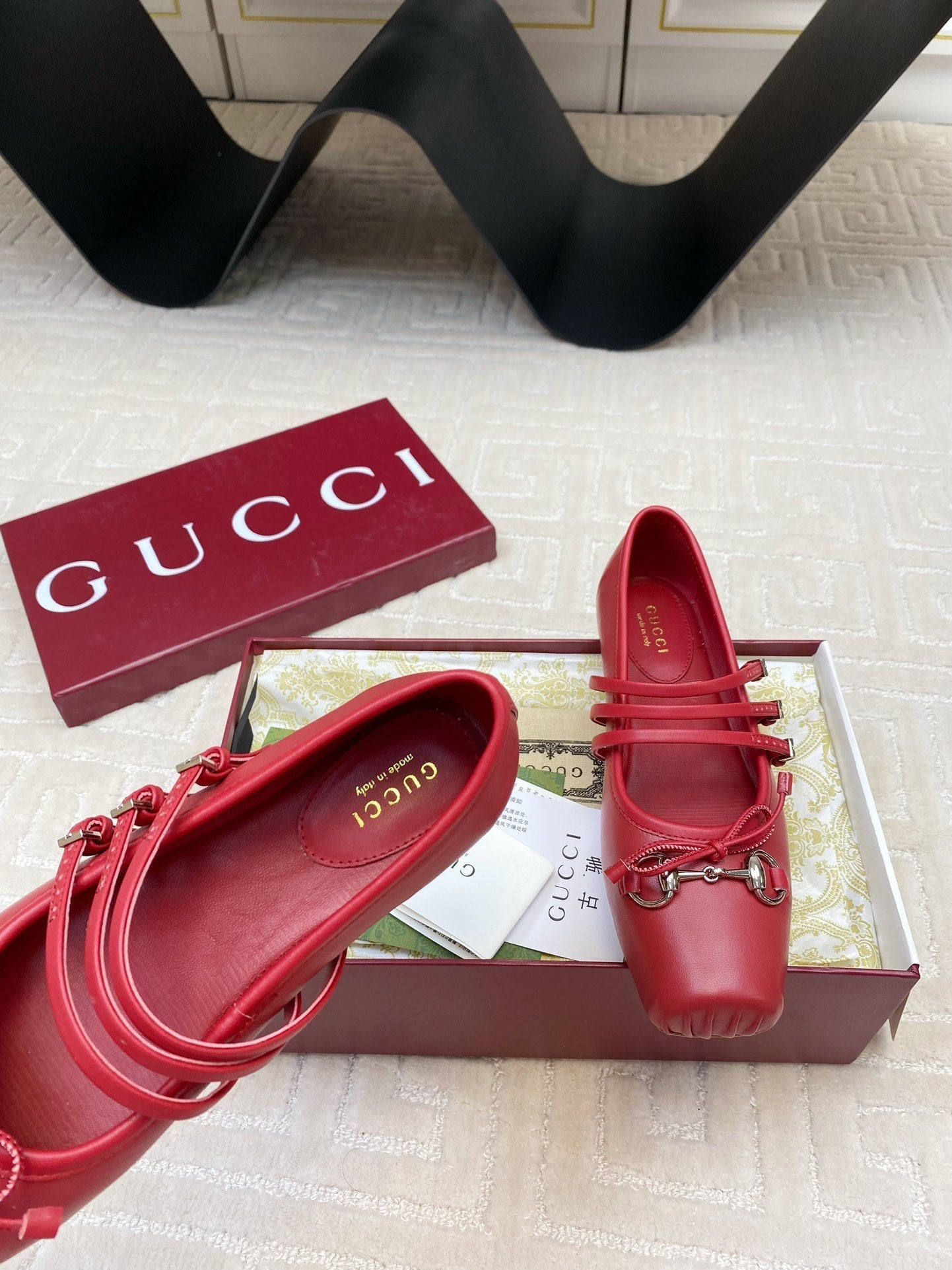 GUCCI BALLET FLAT CRIMSON HORIZONTAL STRAPS LAMBSKIN