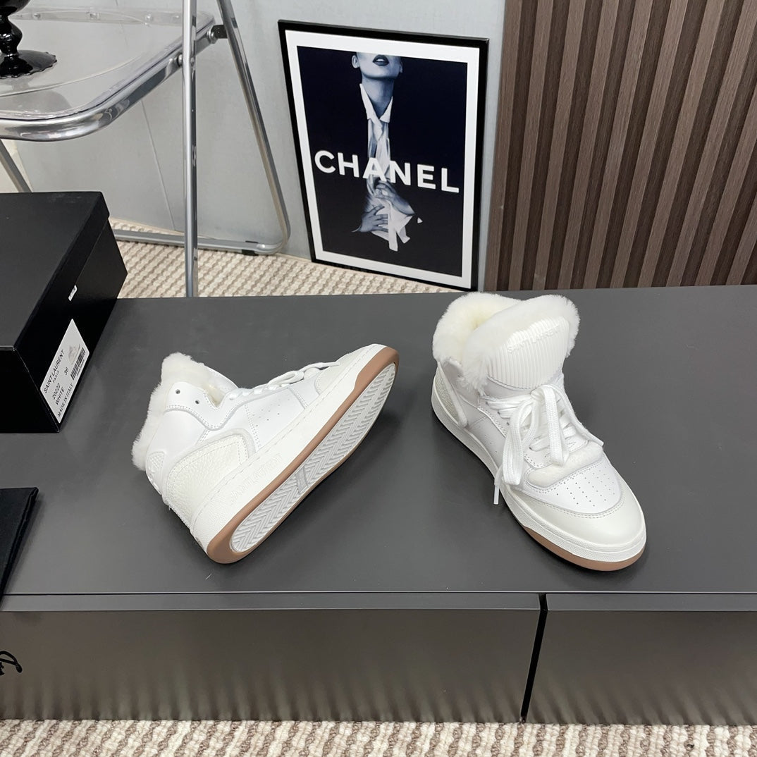 LOUIS VUITTON HIGH-TOP SNEAKERS IN WHITE CALFSKIN WITH FLEECE LINING