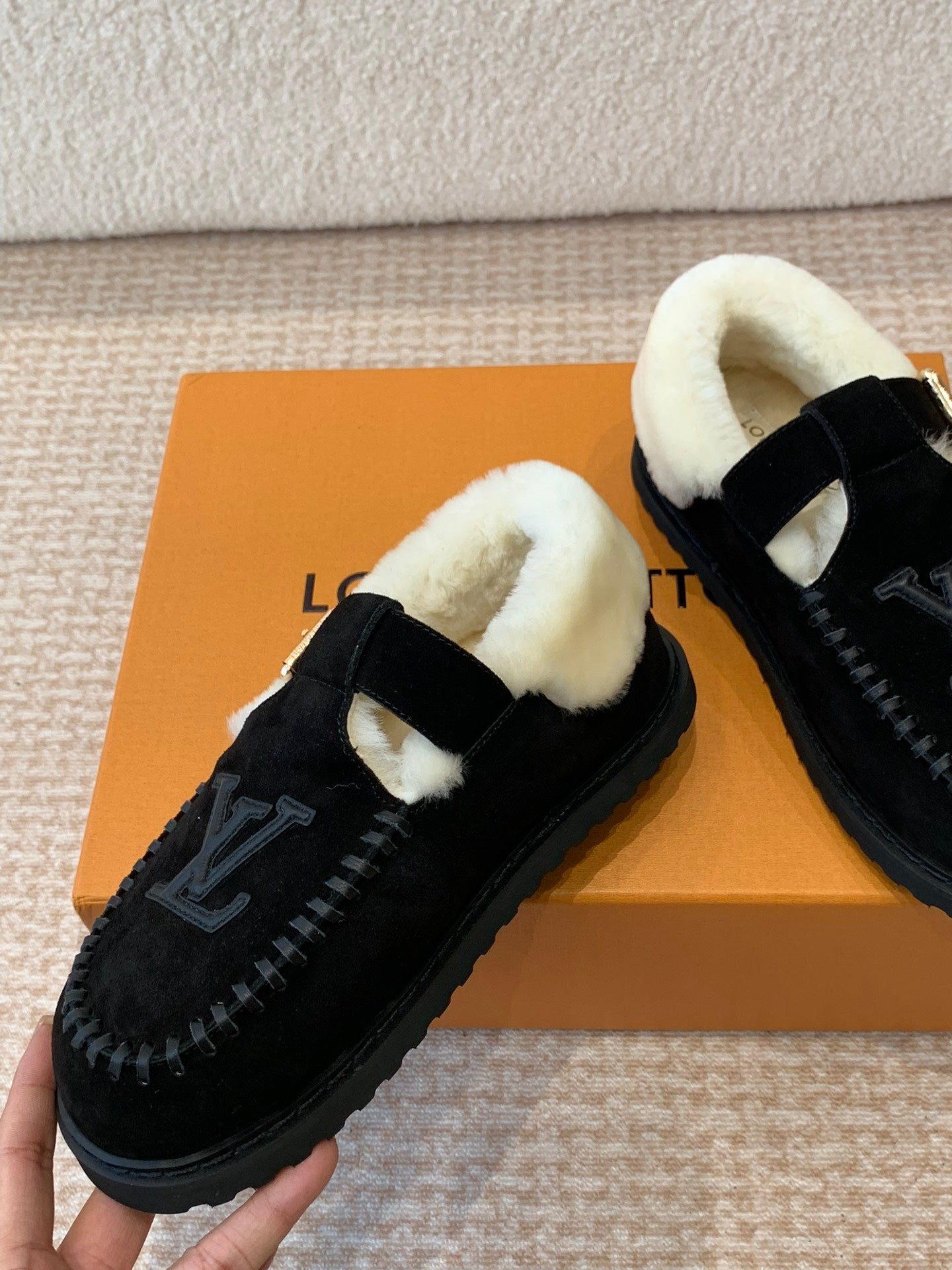 LOUIS VUITTON COLORADO COMFORT MARY JANE IN BLACK SUEDE AND SHEARLING LINING