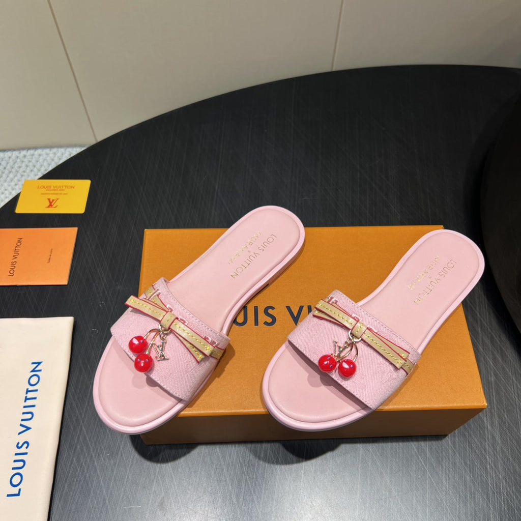 LOUIS VUITTON LV SLIDE SANDALS 25S IN BABY PINK DENIM AND CALFSKIN WITH CHERRY BLOSSOM BUCKLE