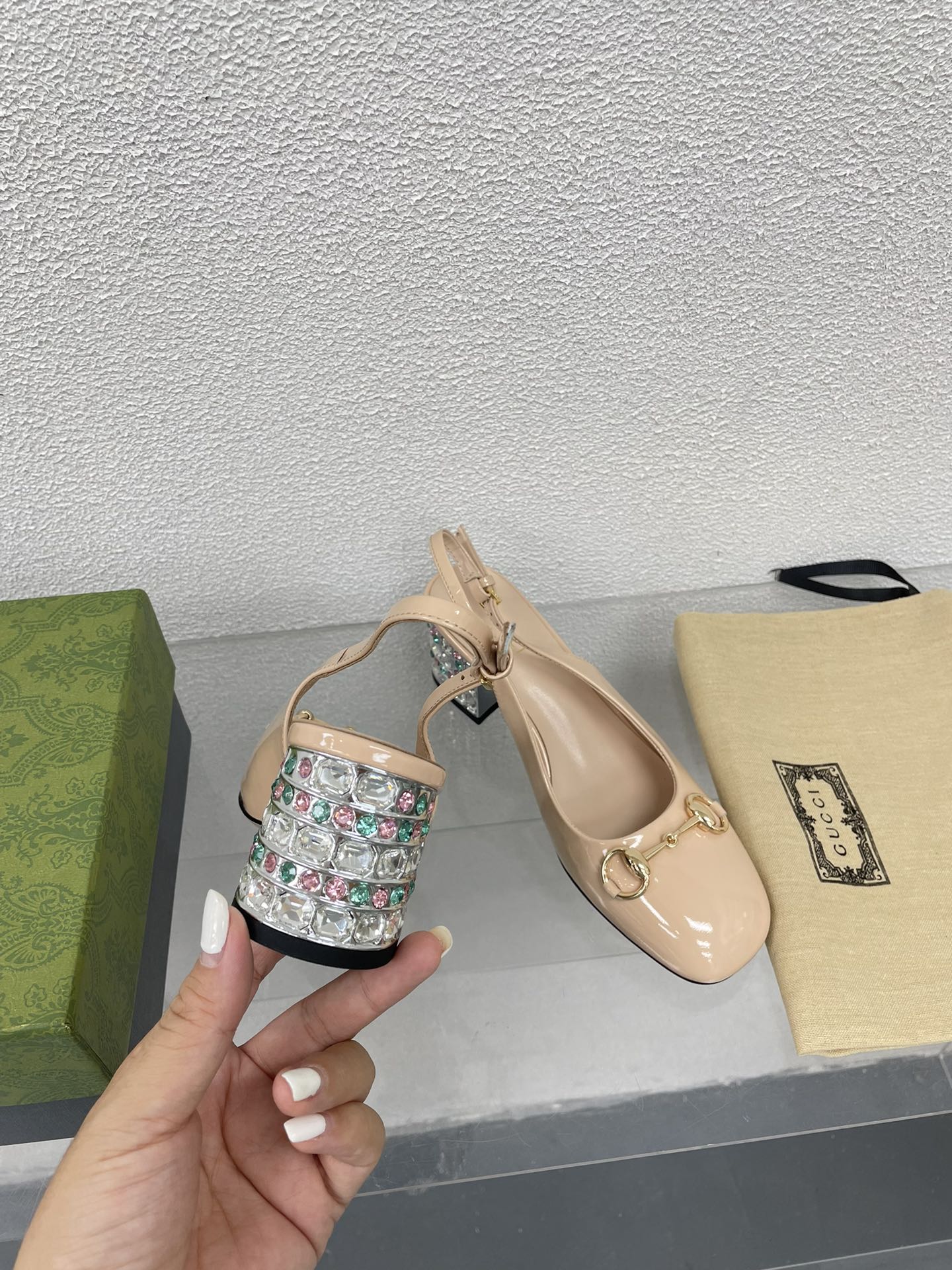 GUCCI WOMEN'S HORSEBIT SLINGBACK IN TAN BEIGE CALFSKIN WITH RHINSTONES