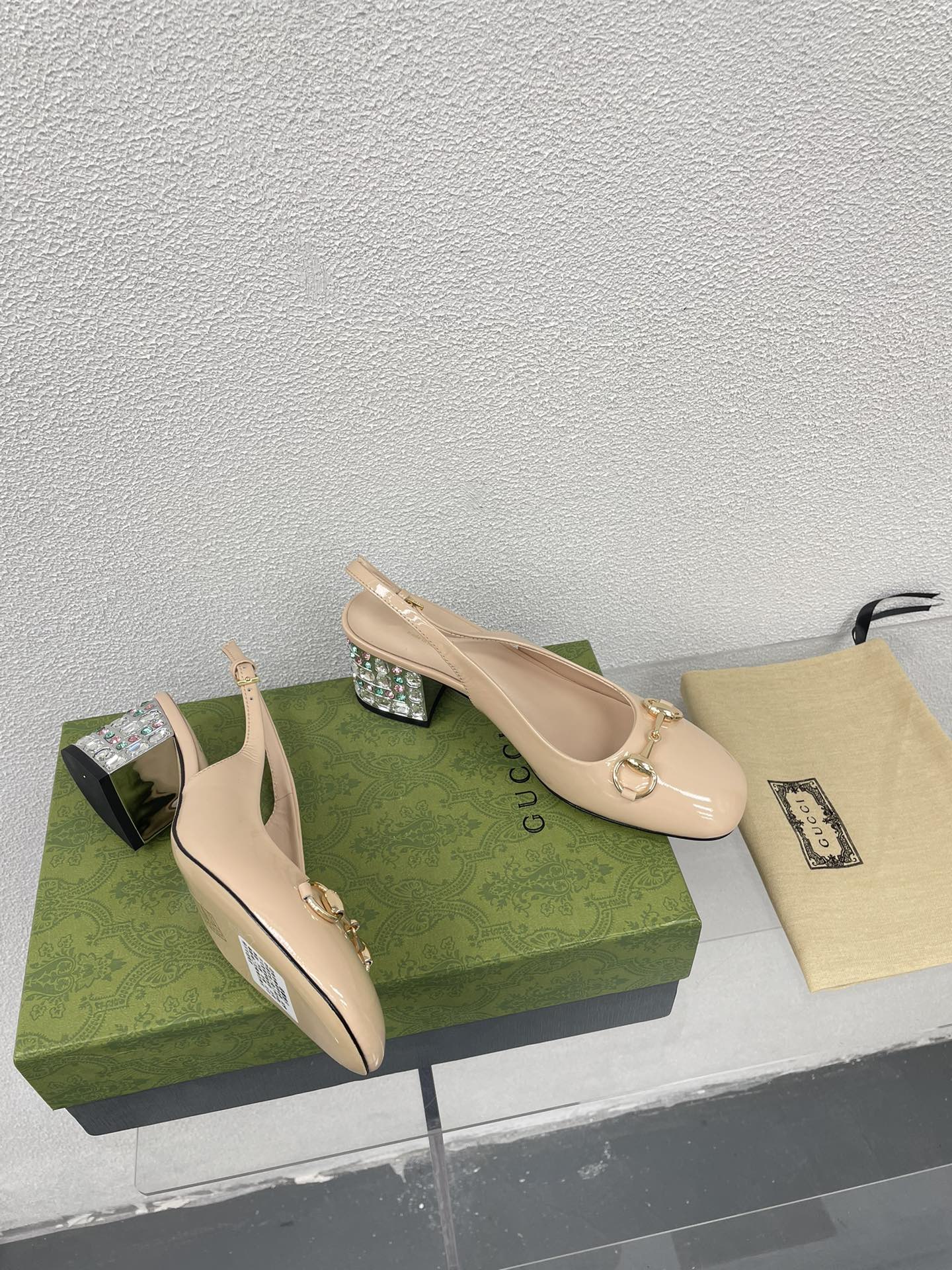 GUCCI WOMEN'S HORSEBIT SLINGBACK IN TAN BEIGE CALFSKIN WITH RHINSTONES