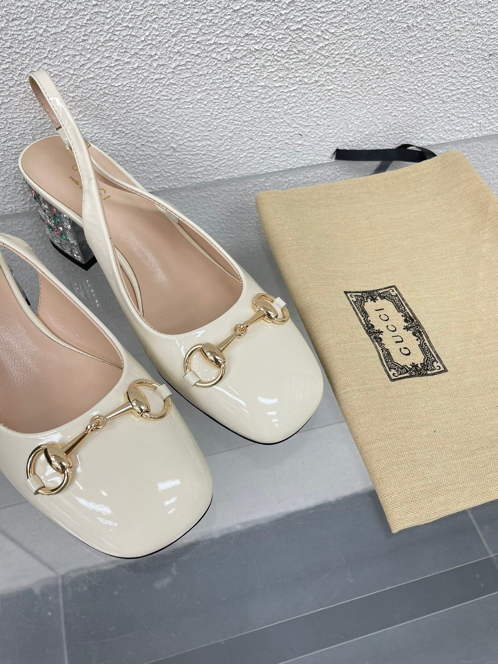 GUCCI WOMEN'S HORSEBIT SLINGBACK IN WHITE CALFSKIN WITH RHINSTONES