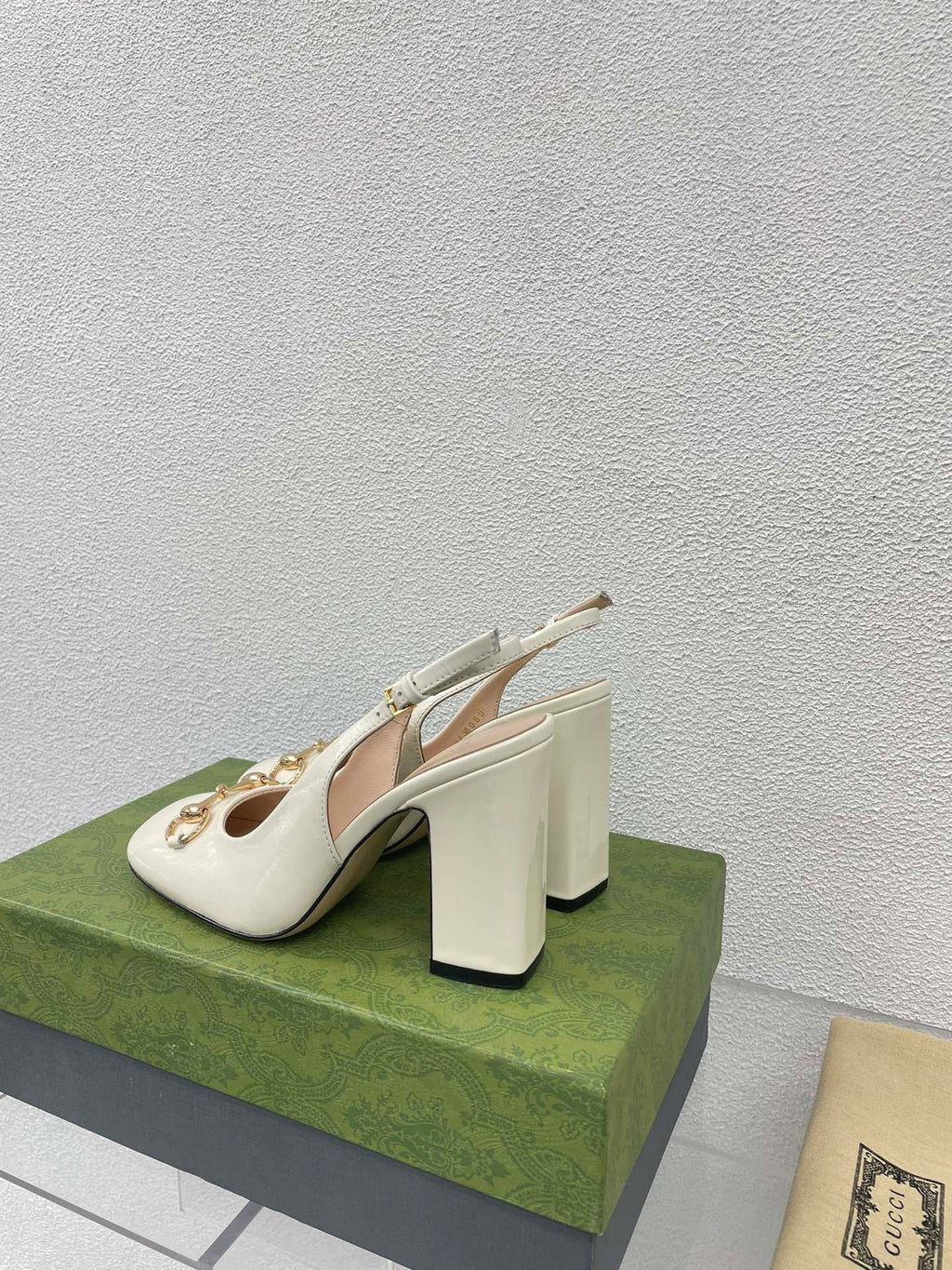 GUCCI WOMEN'S HORSEBIT SLINGBACK 95MM IN WHITE CALFSKIN