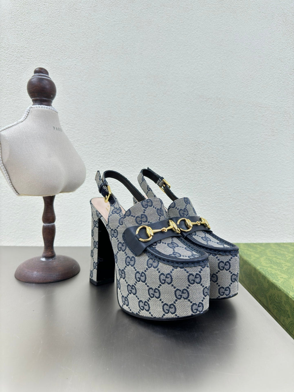 GUCCI WOMEN'S HORSEBIT PLATFORM LOAFER SLINGBACK IN BEIGE AND BLUE CANVAS