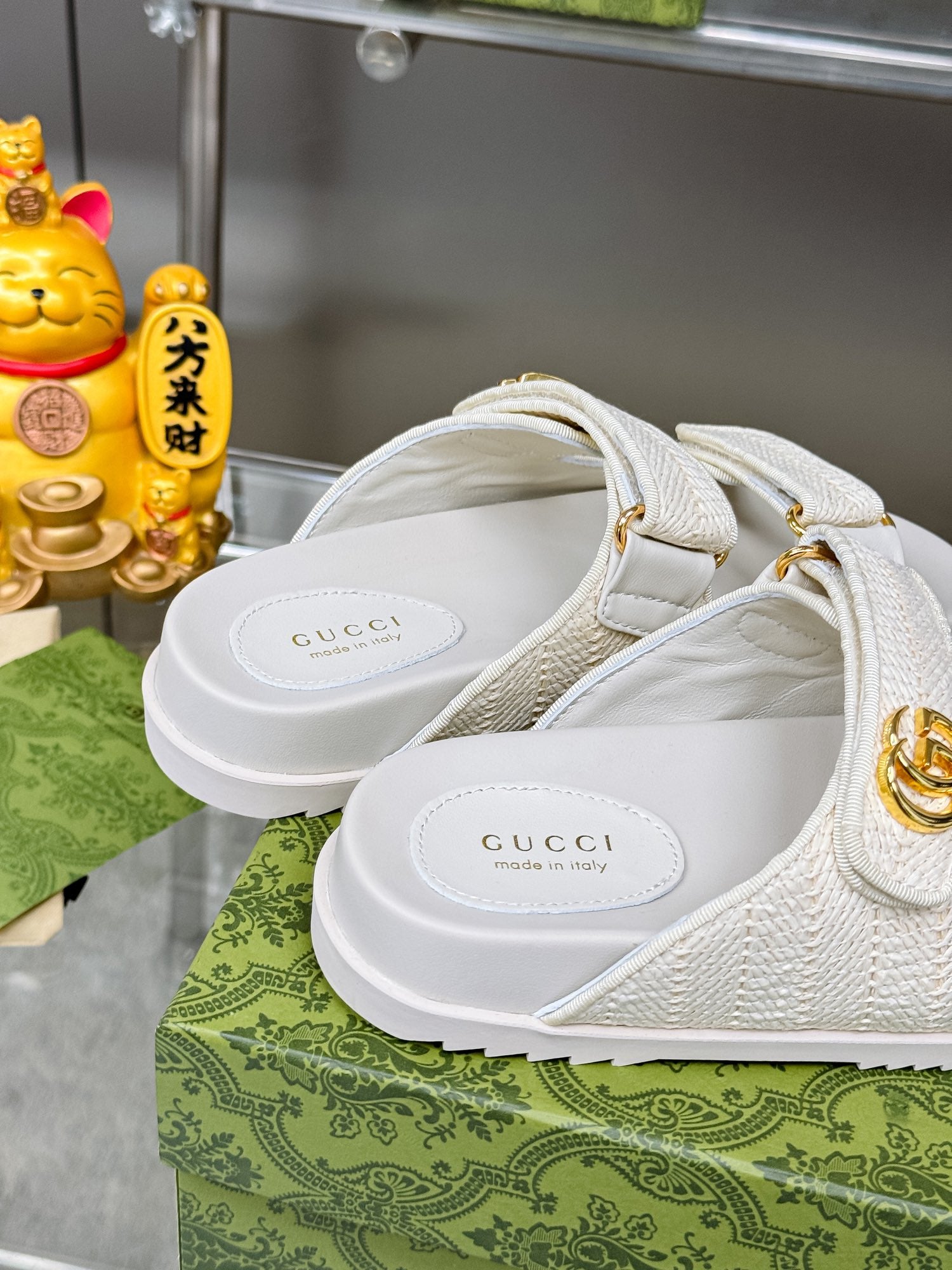 GUCCI SANDALS IN WHITE FABRIC AND CALFSKIN WITH GOLD HARDWARE
