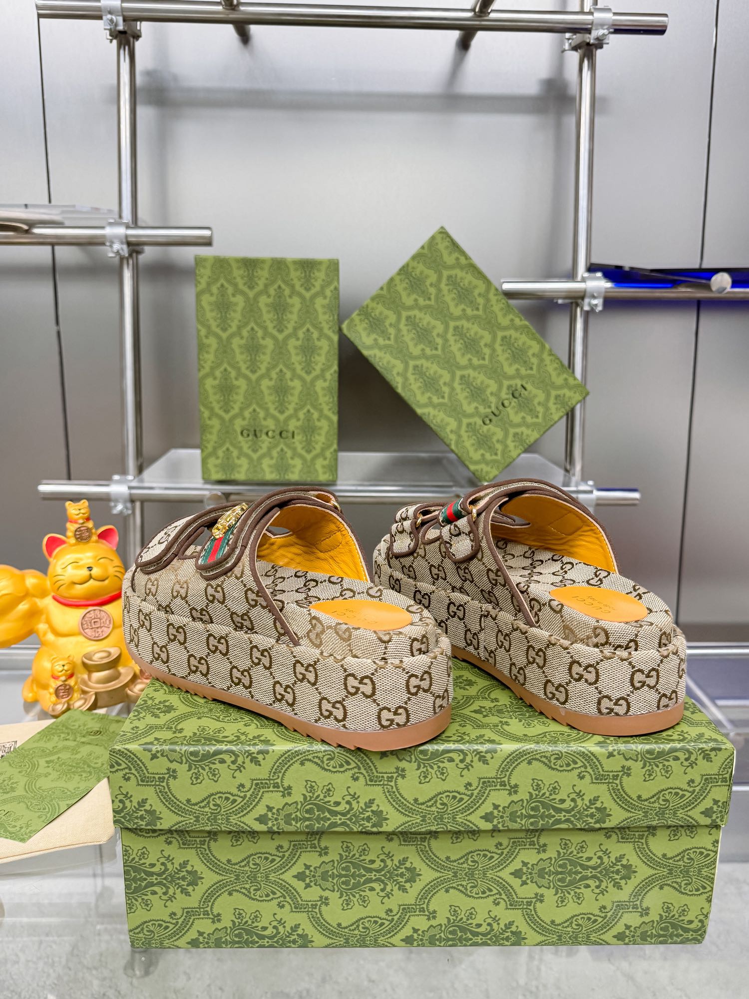 GUCCI SANDALS 22 IN BEIGE FABRIC WITH GOLD HARDWARE