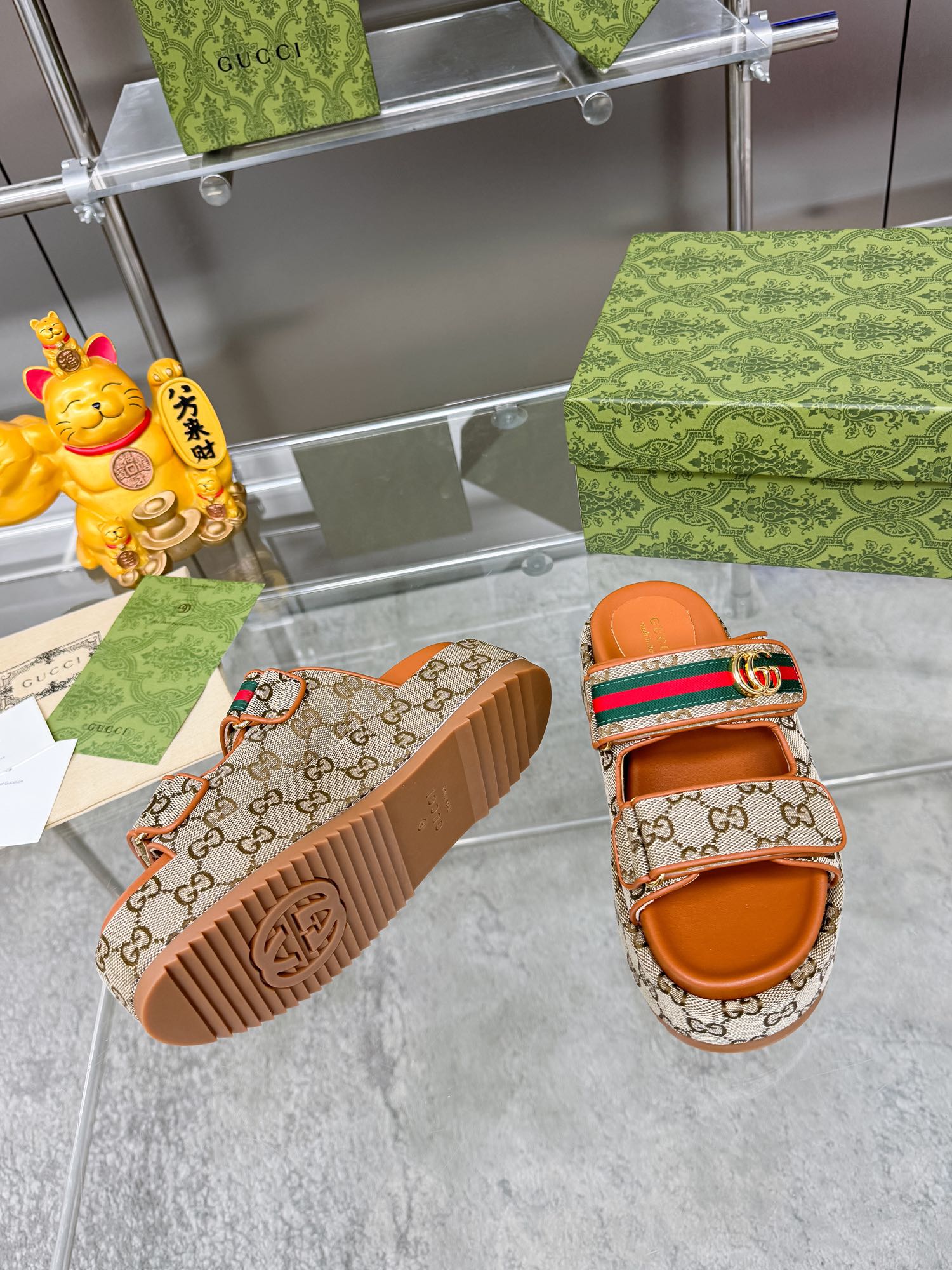 GUCCI SANDALS 22 IN ORANGE CALFSKIN AND BEIGE FABRIC WITH GOLD HARDWARE