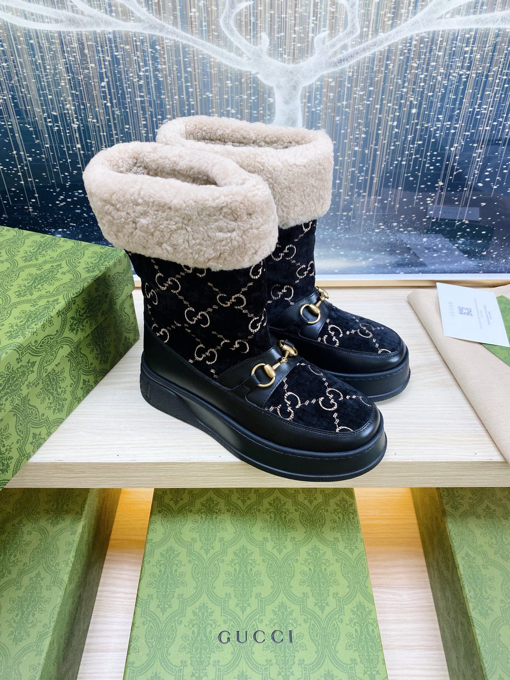 GUCCI HORSEBIT ANKLE BOOTS WITH MERINO TRIM IN BLACK VELVET AND CALFSKIN