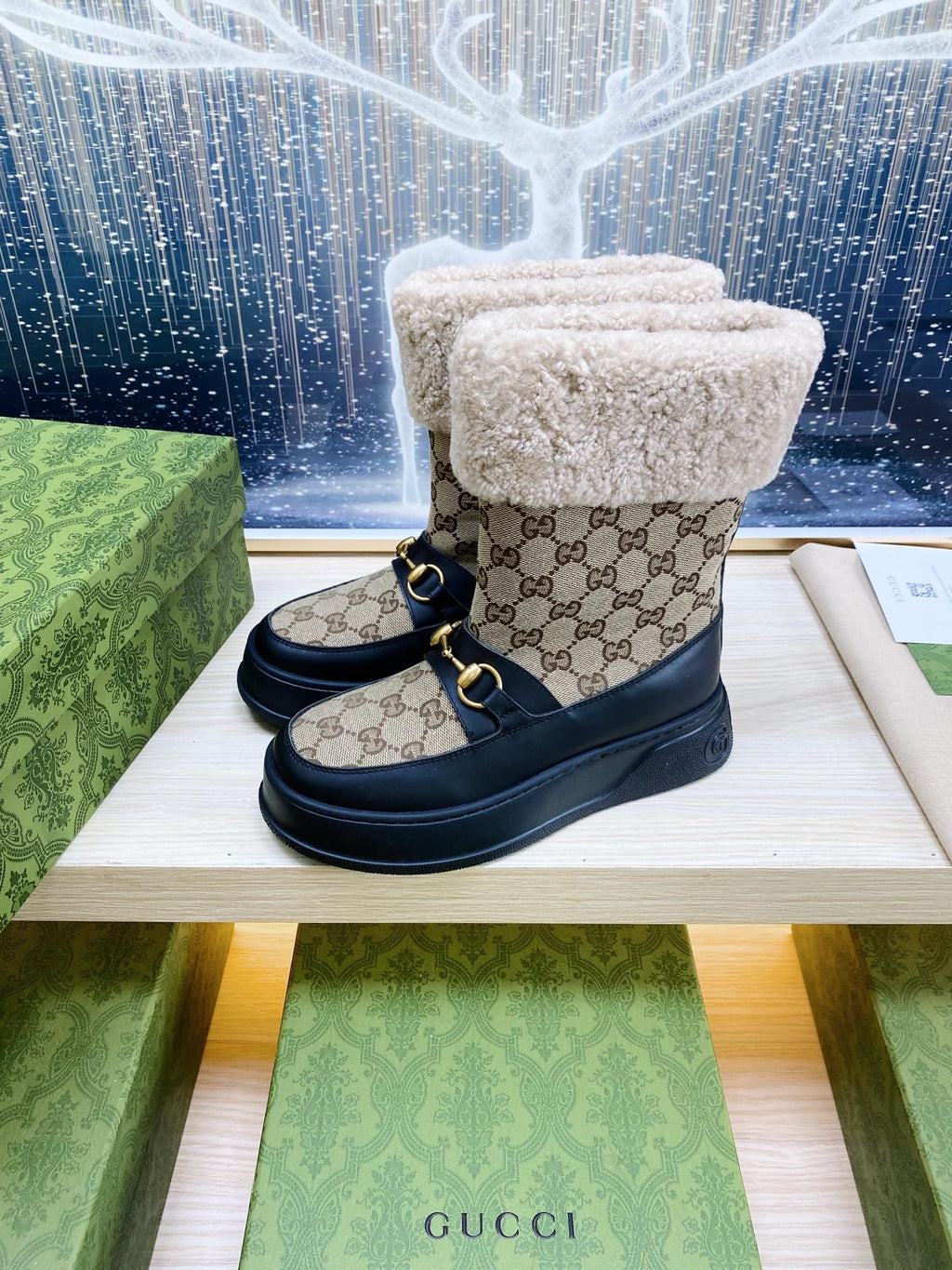 GUCCI HORSEBIT ANKLE BOOTS WITH MERINO TRIM IN BEIGE JACQUARD FABRIC MIX BLACK CALFSKIN