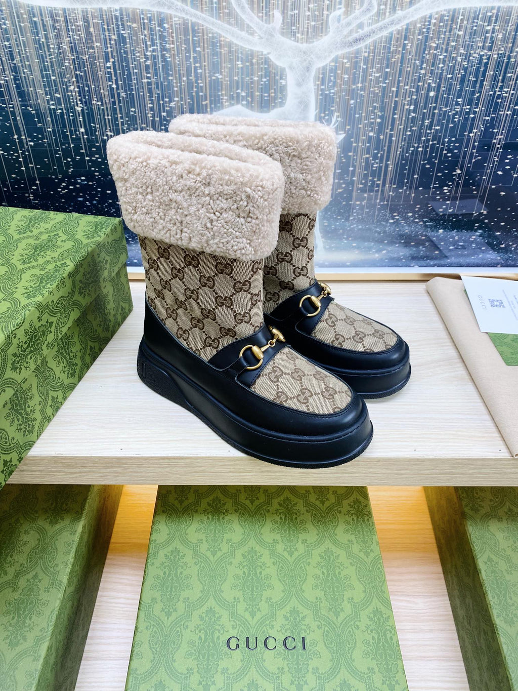 GUCCI HORSEBIT ANKLE BOOTS WITH MERINO TRIM IN BEIGE JACQUARD FABRIC MIX BLACK CALFSKIN