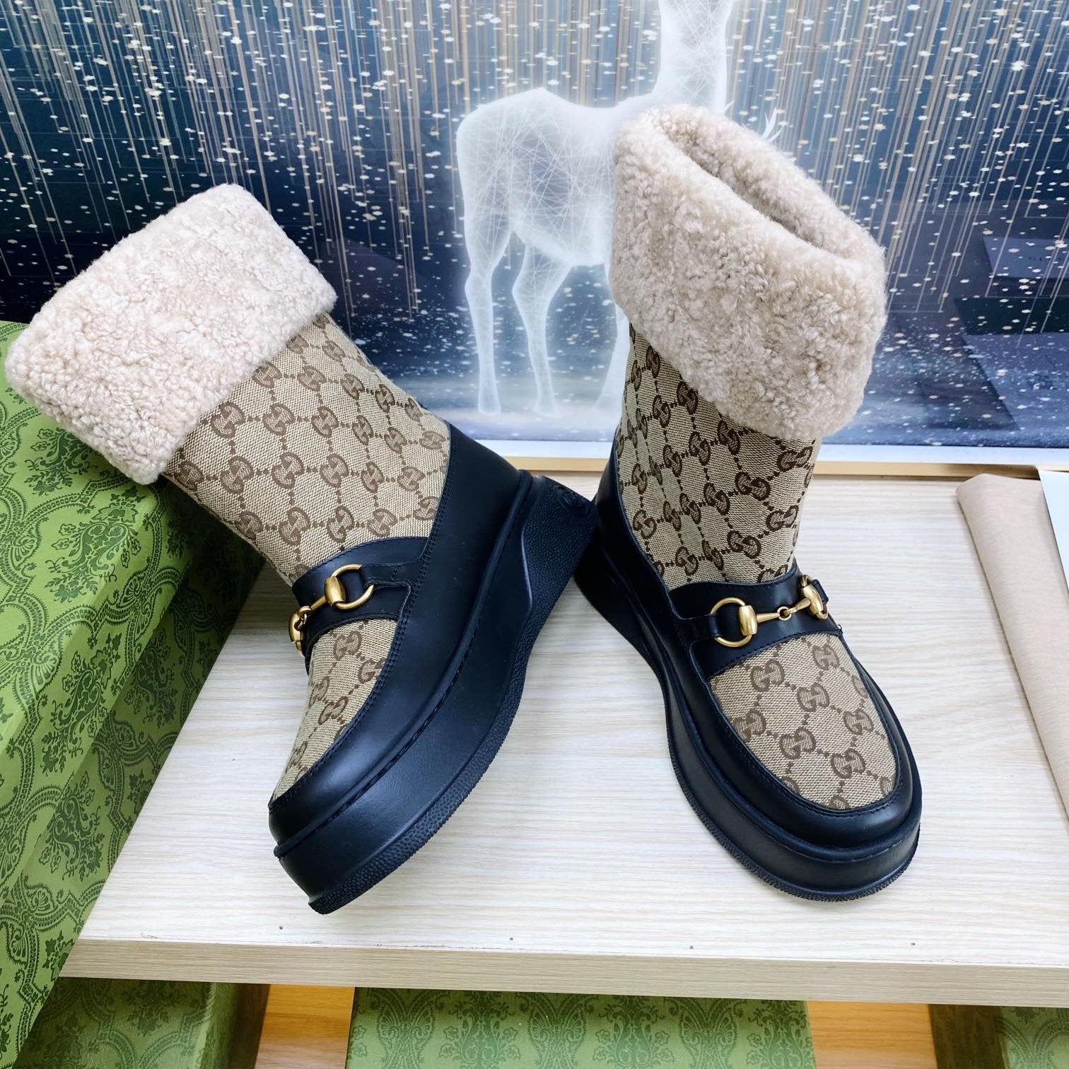 GUCCI HORSEBIT ANKLE BOOTS WITH MERINO TRIM IN BEIGE JACQUARD FABRIC MIX BLACK CALFSKIN