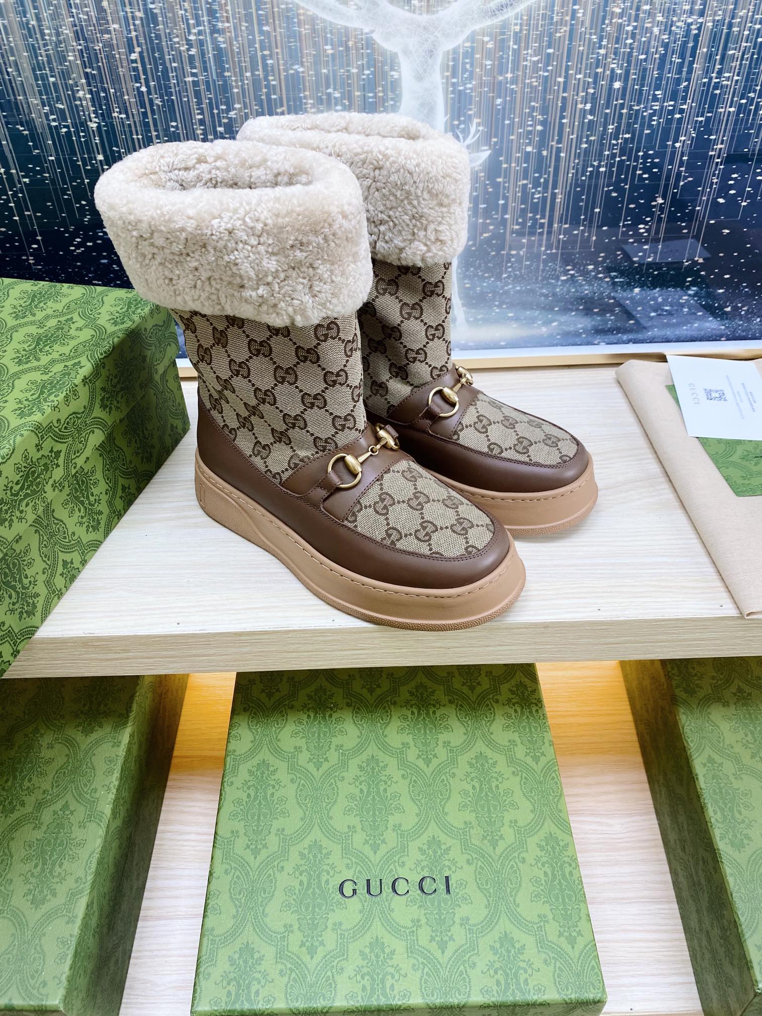 GUCCI HORSEBIT ANKLE BOOTS WITH MERINO TRIM IN BEIGE JACQUARD FABRIC MIX BROWN CALFSKIN